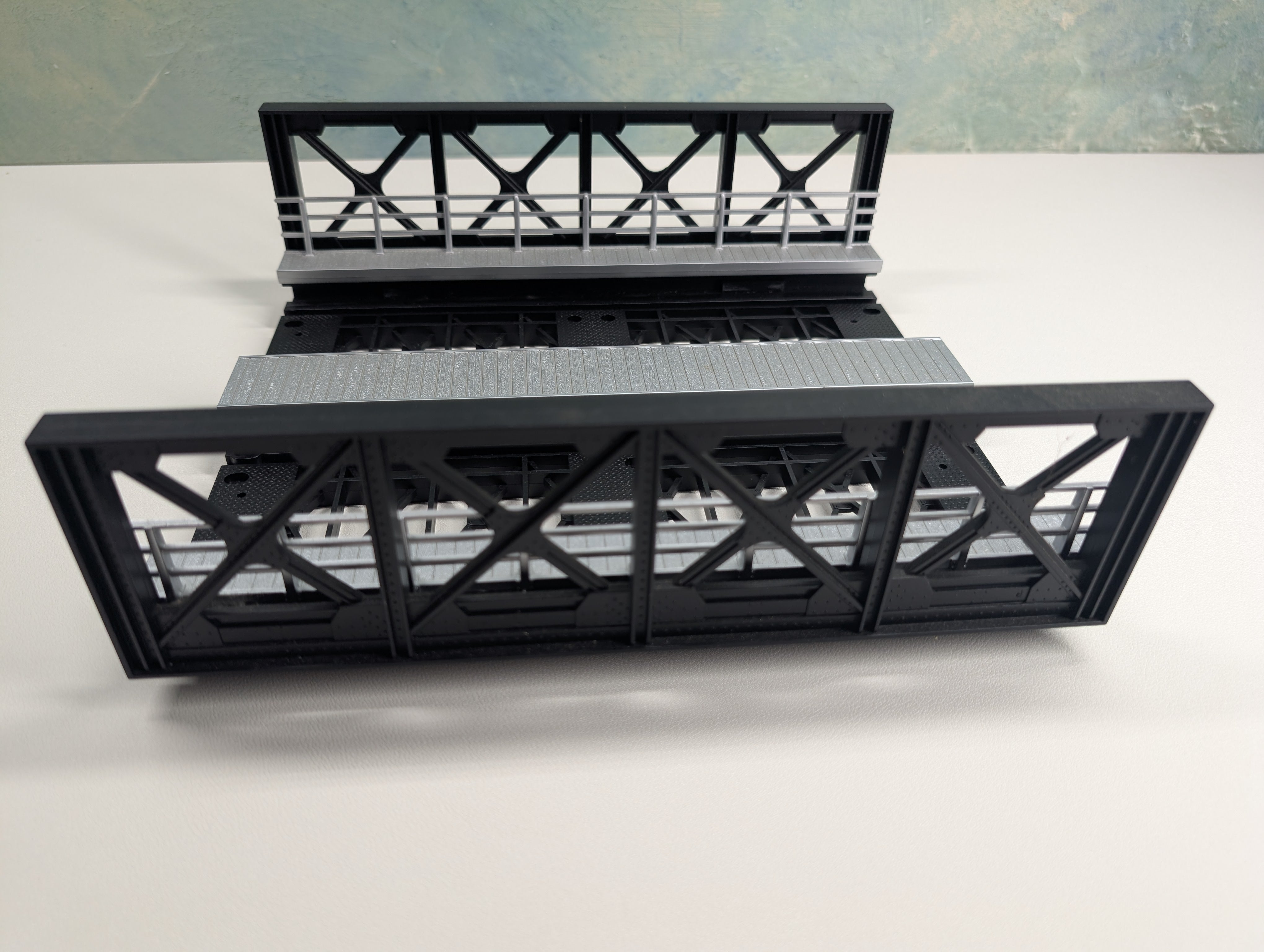 USED MTH O Double-Track Bridge Girder, Black & Silver