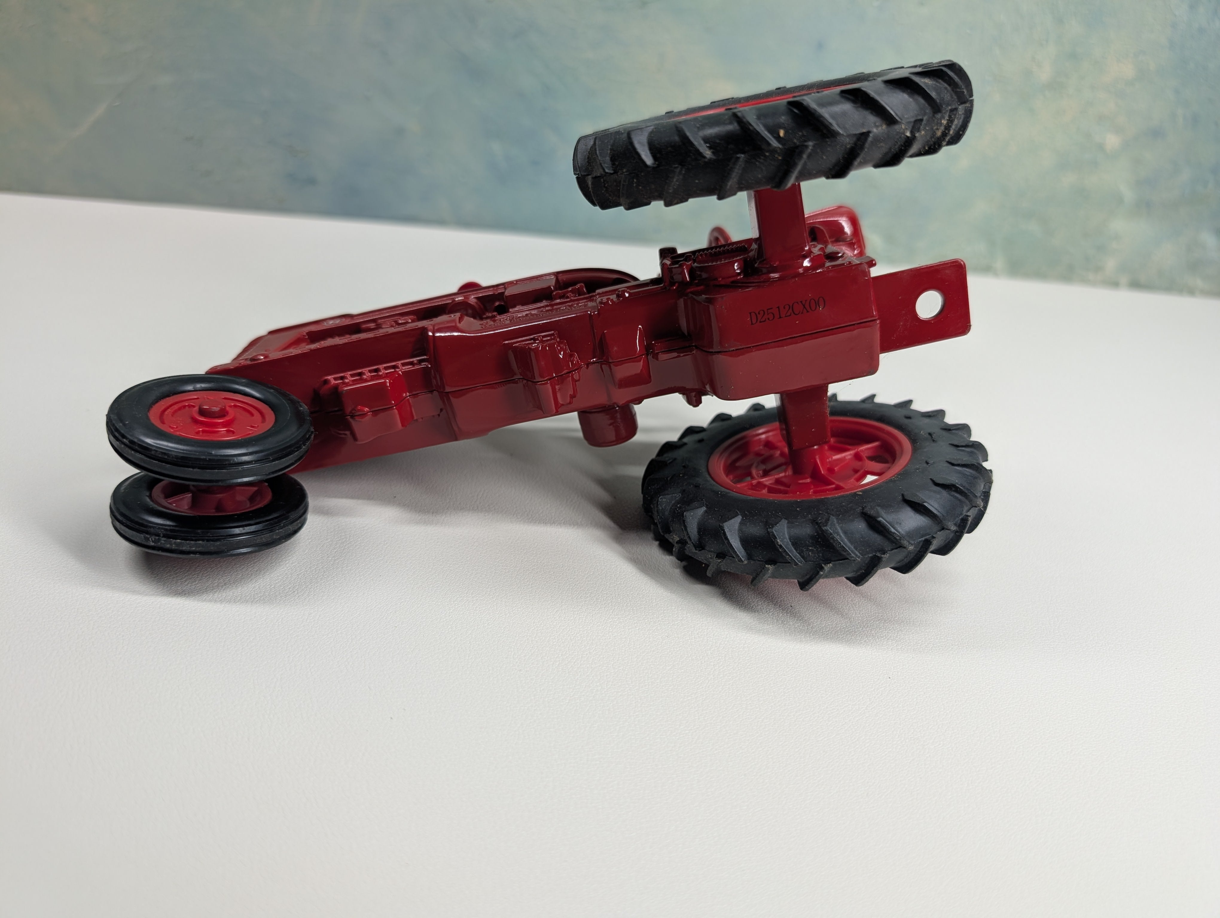 USED ERTL Large Farmall Red Tractor (1988 Production), Case