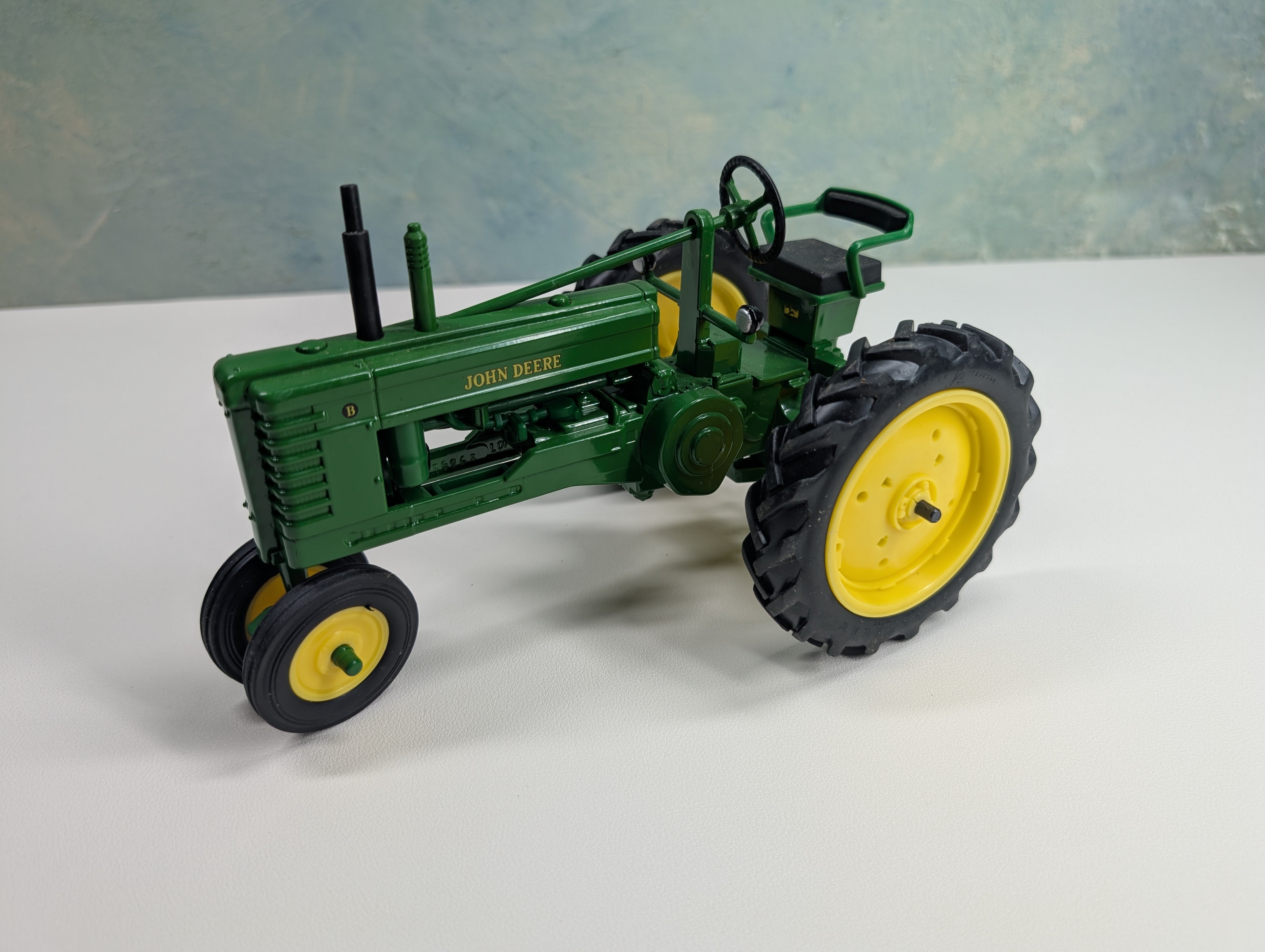 USED ERTL Large John Deere Green Model B Tractor