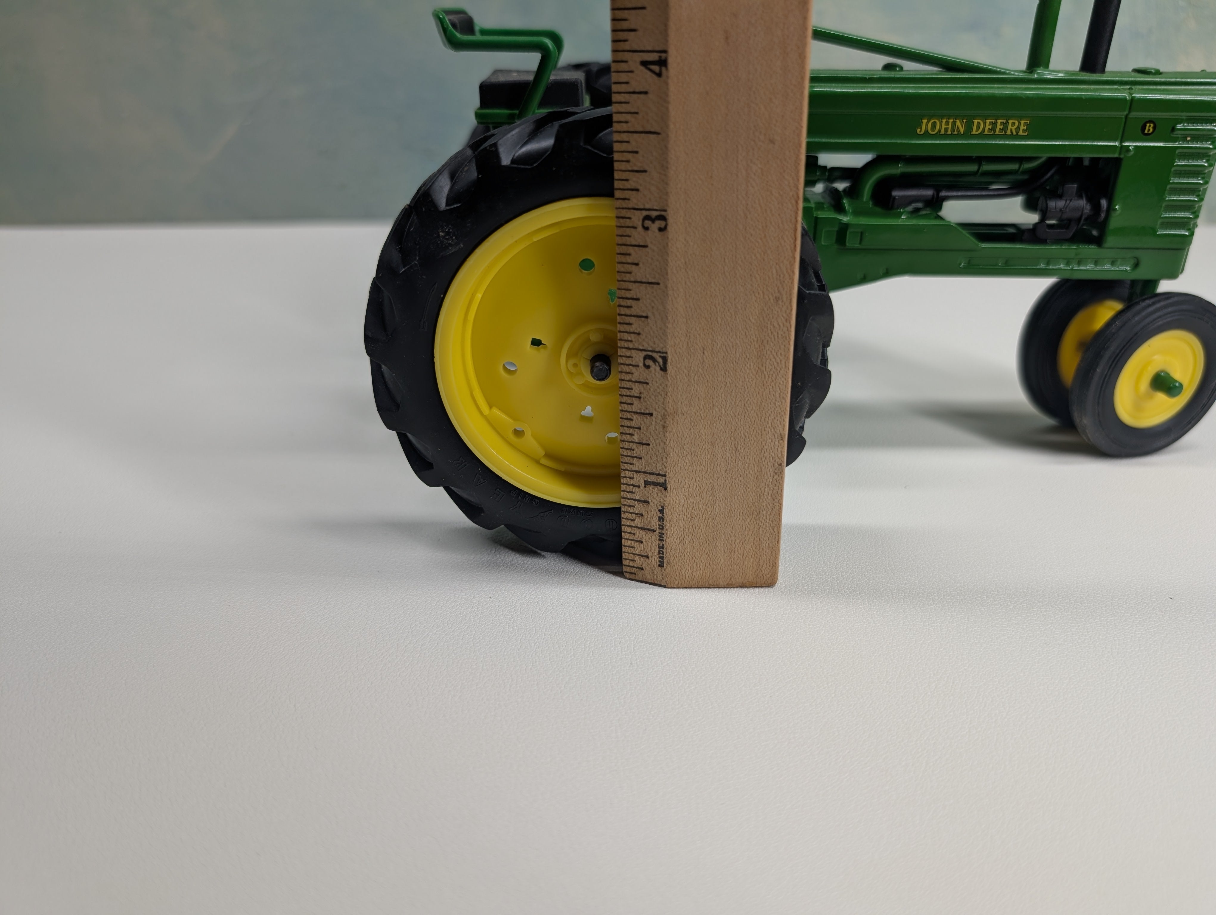 USED ERTL Large John Deere Green Model B Tractor