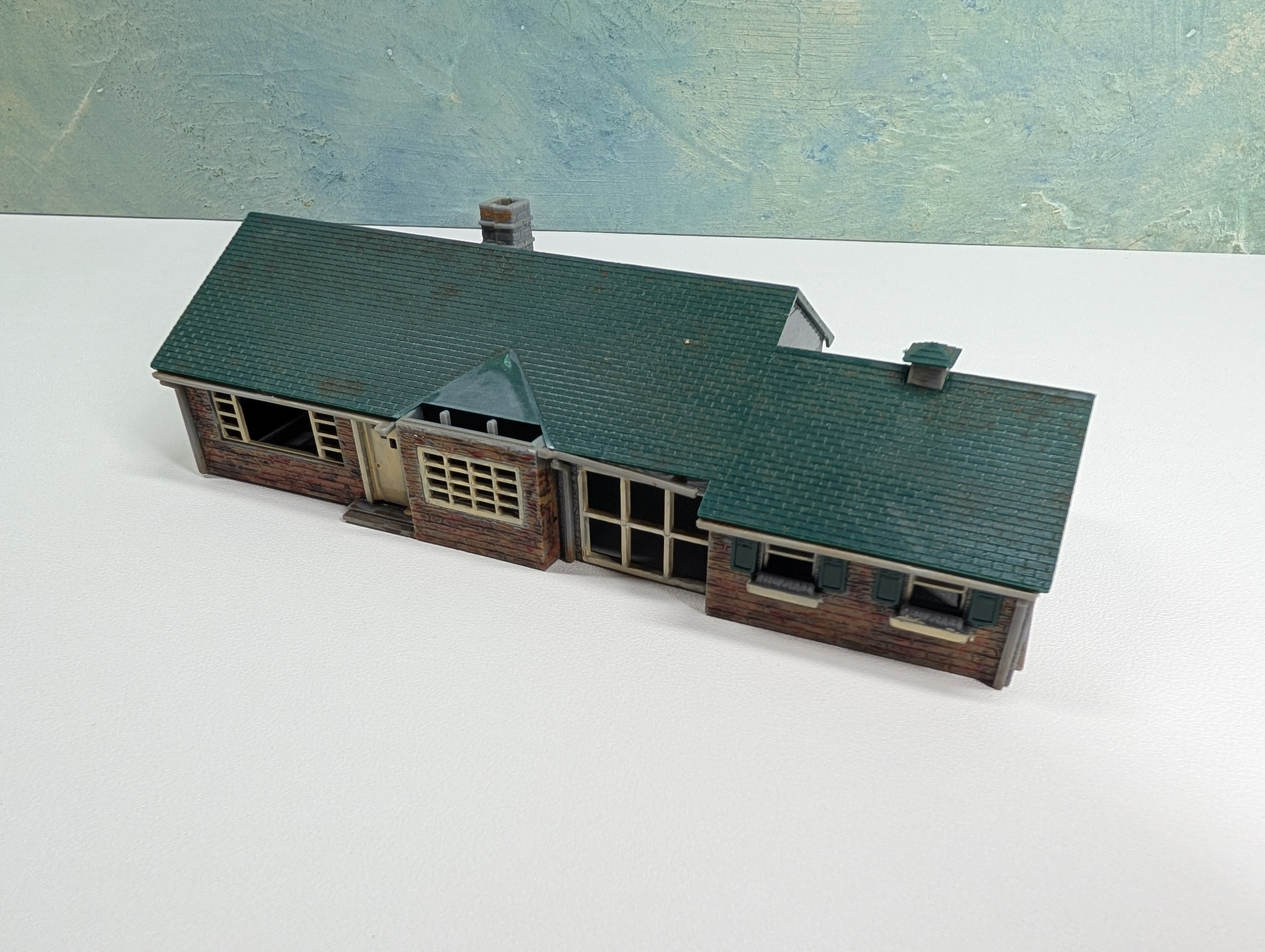 USED HO Scale 1 Story House