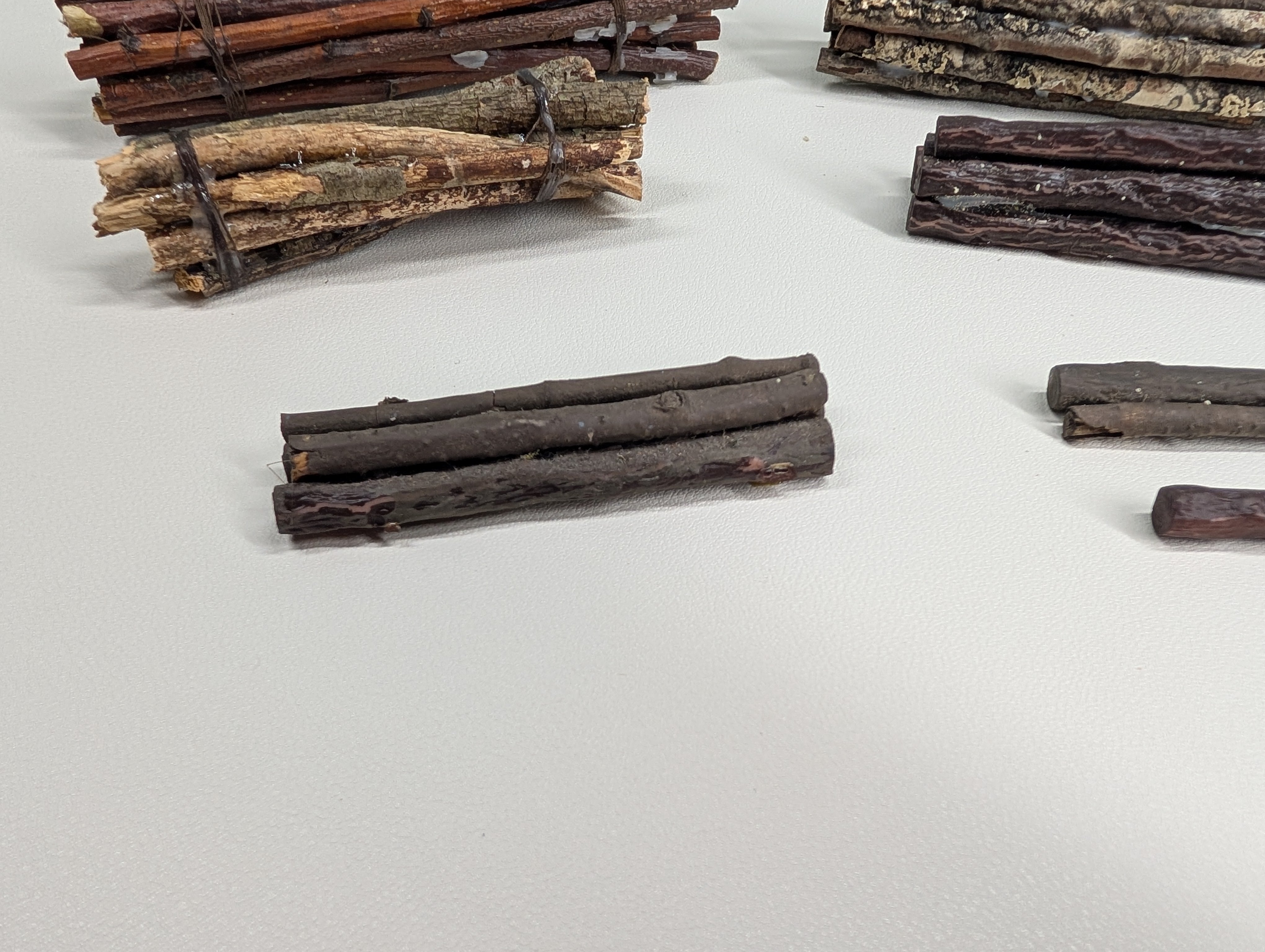 USED HO Scale Lot of Wooden Freight Car Loads