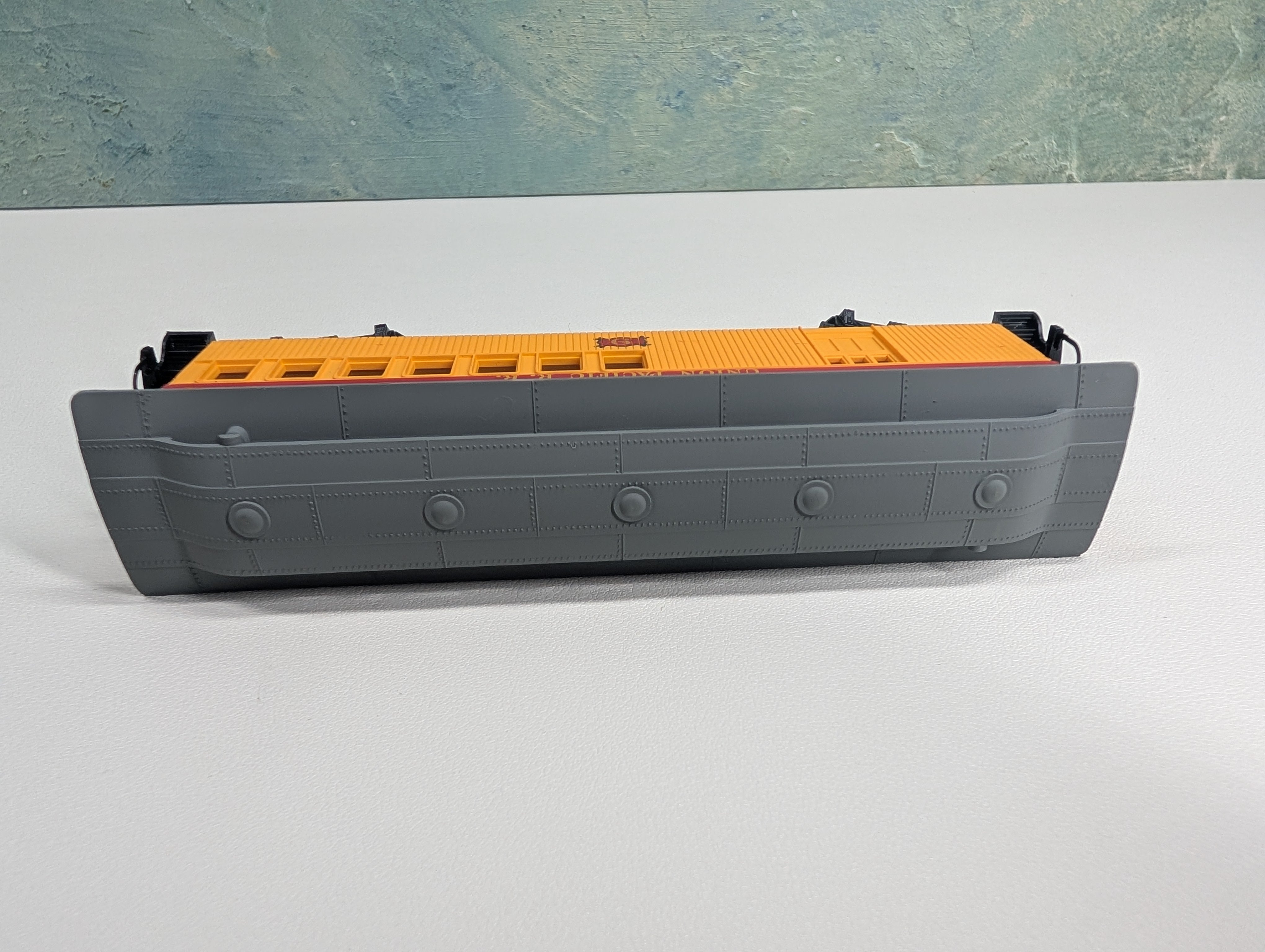 USED Bachmann 1420 HO Scale 47' Old Time Combine Union Pacific #9