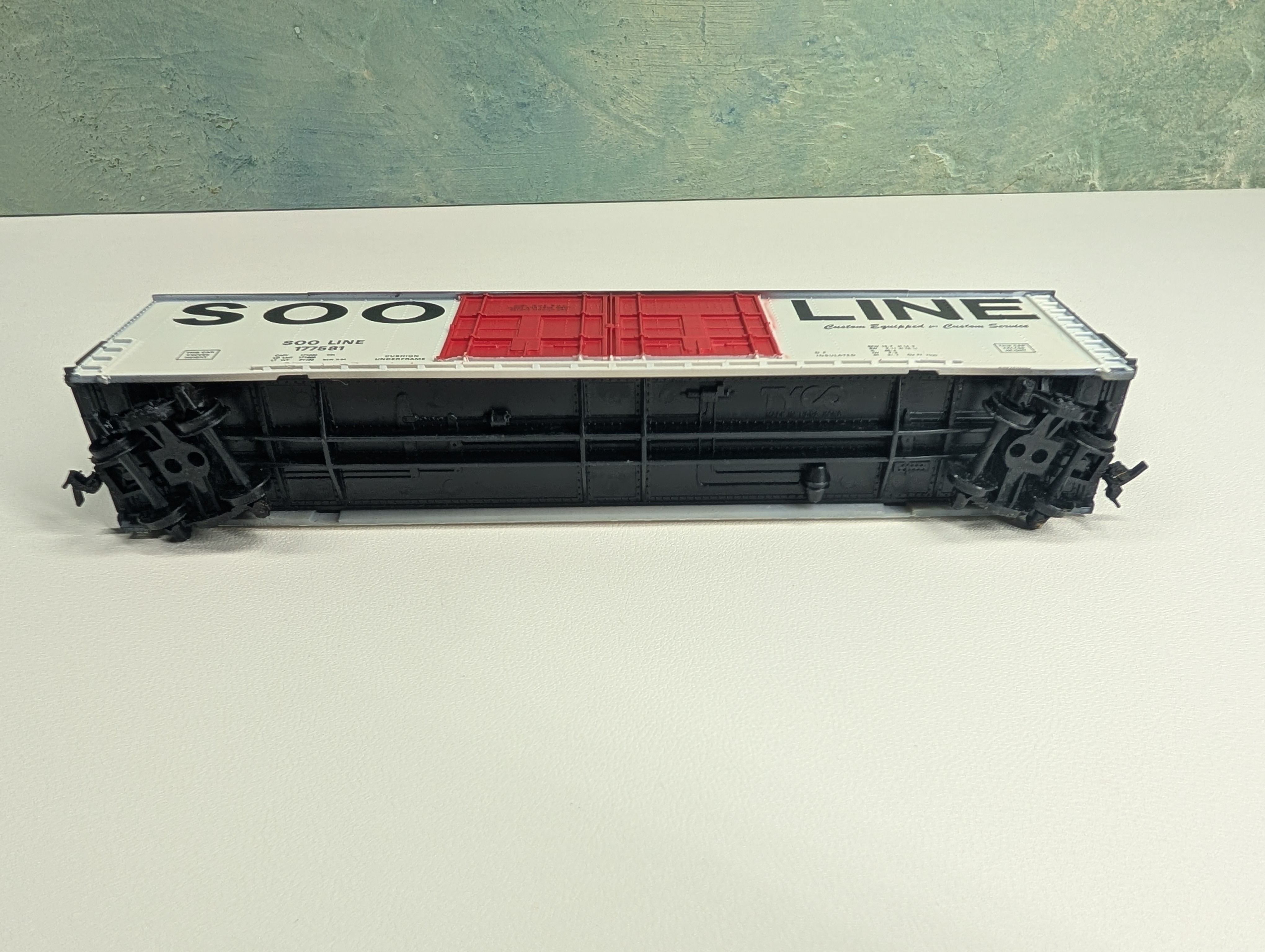 USED Tyco HO Scale 61' Box Car SOO Line #177581