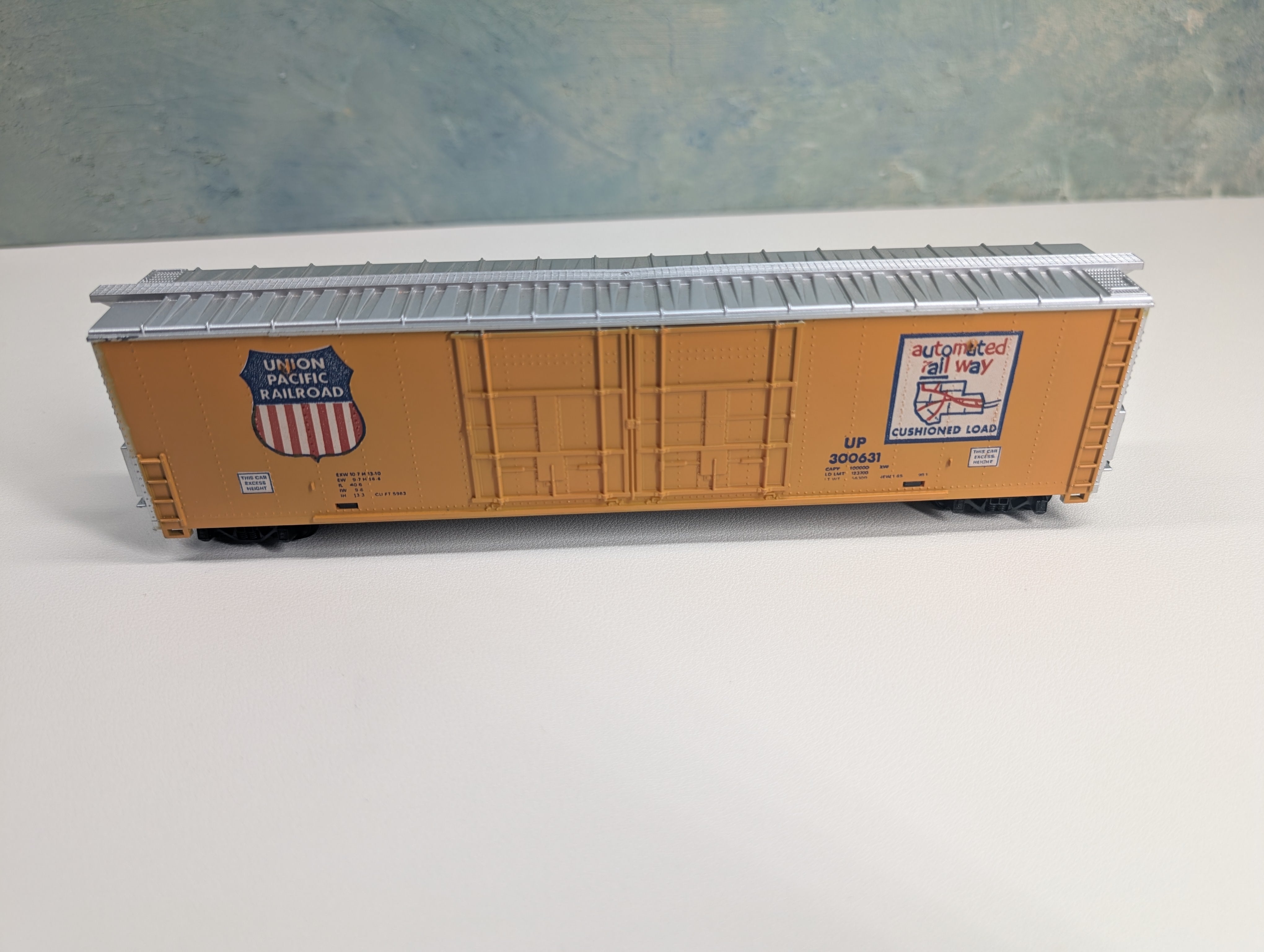 USED Tyco HO Scale 61' Box Car Union Pacific UP #300631