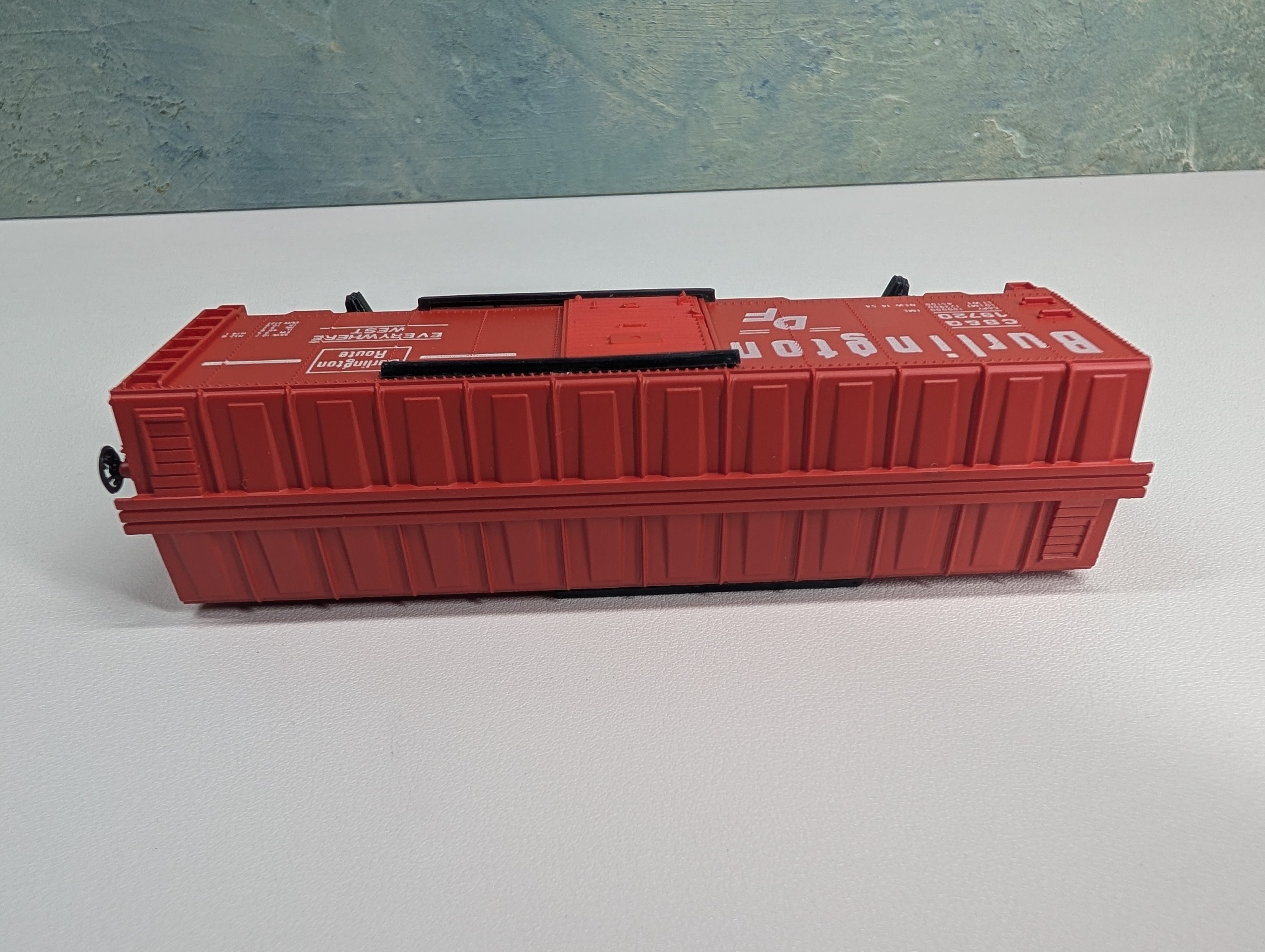 USED Tyco HO Scale 40' Box Car Burlington CB&Q #19720