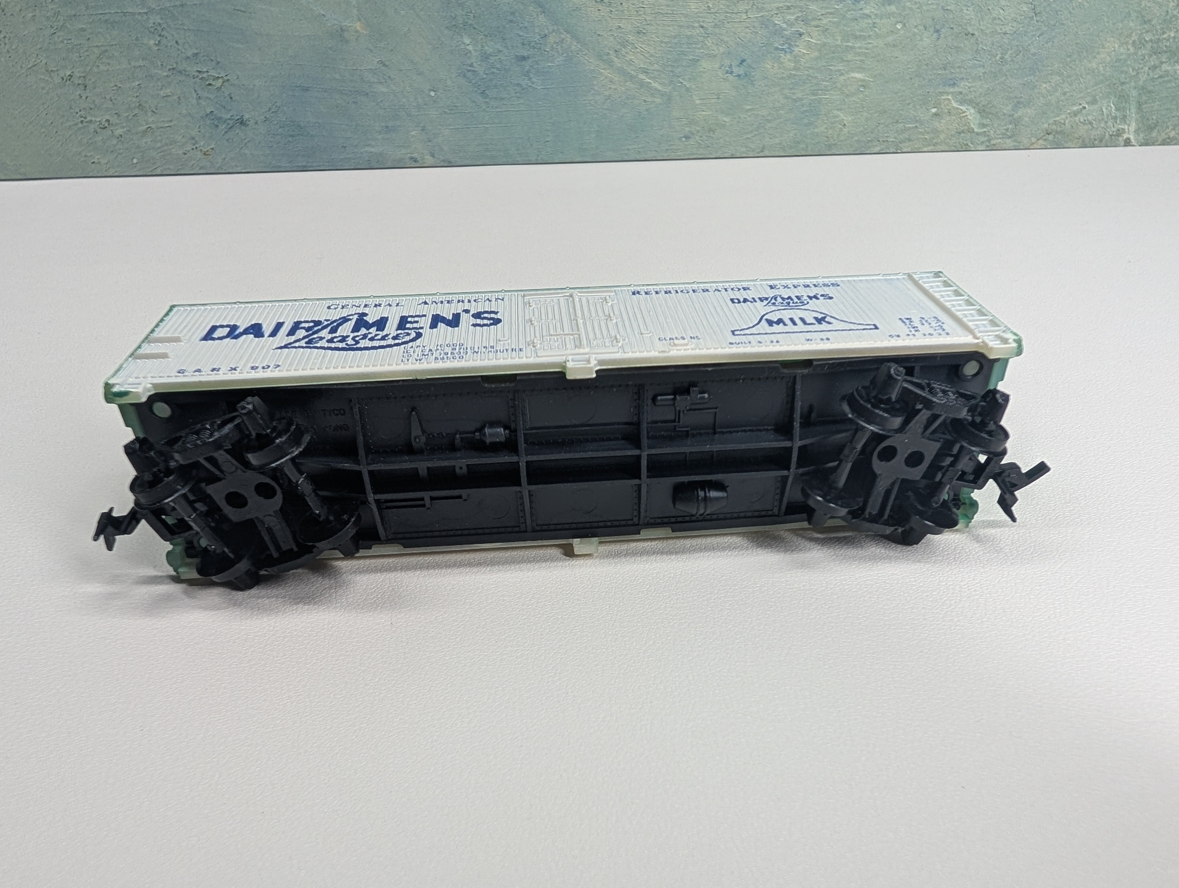 USED Tyco HO Scale 40' Box Car Dairymen's League GARX #907