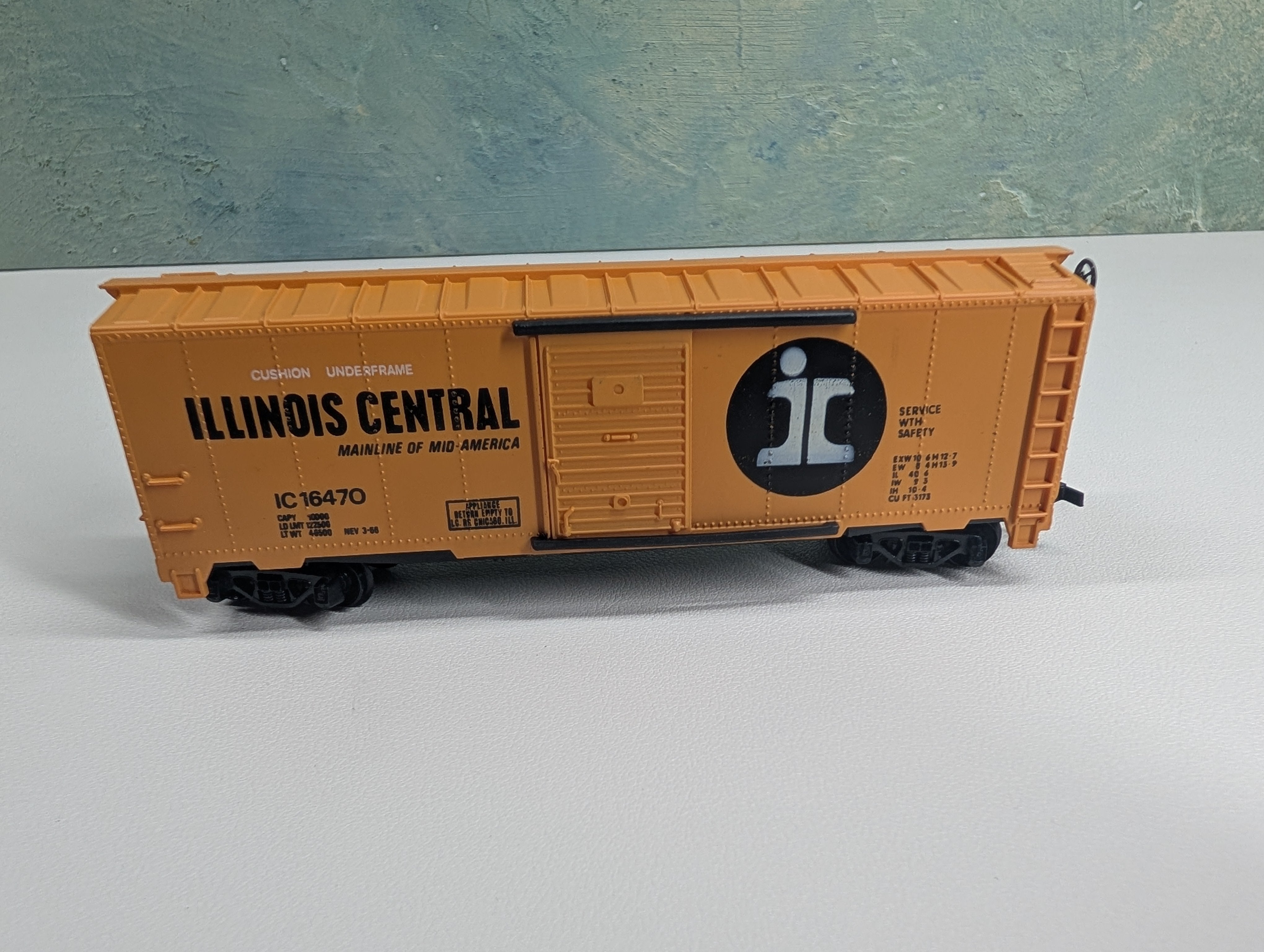 USED Tyco HO Scale 40' Box Car Illinois Central IC #16470