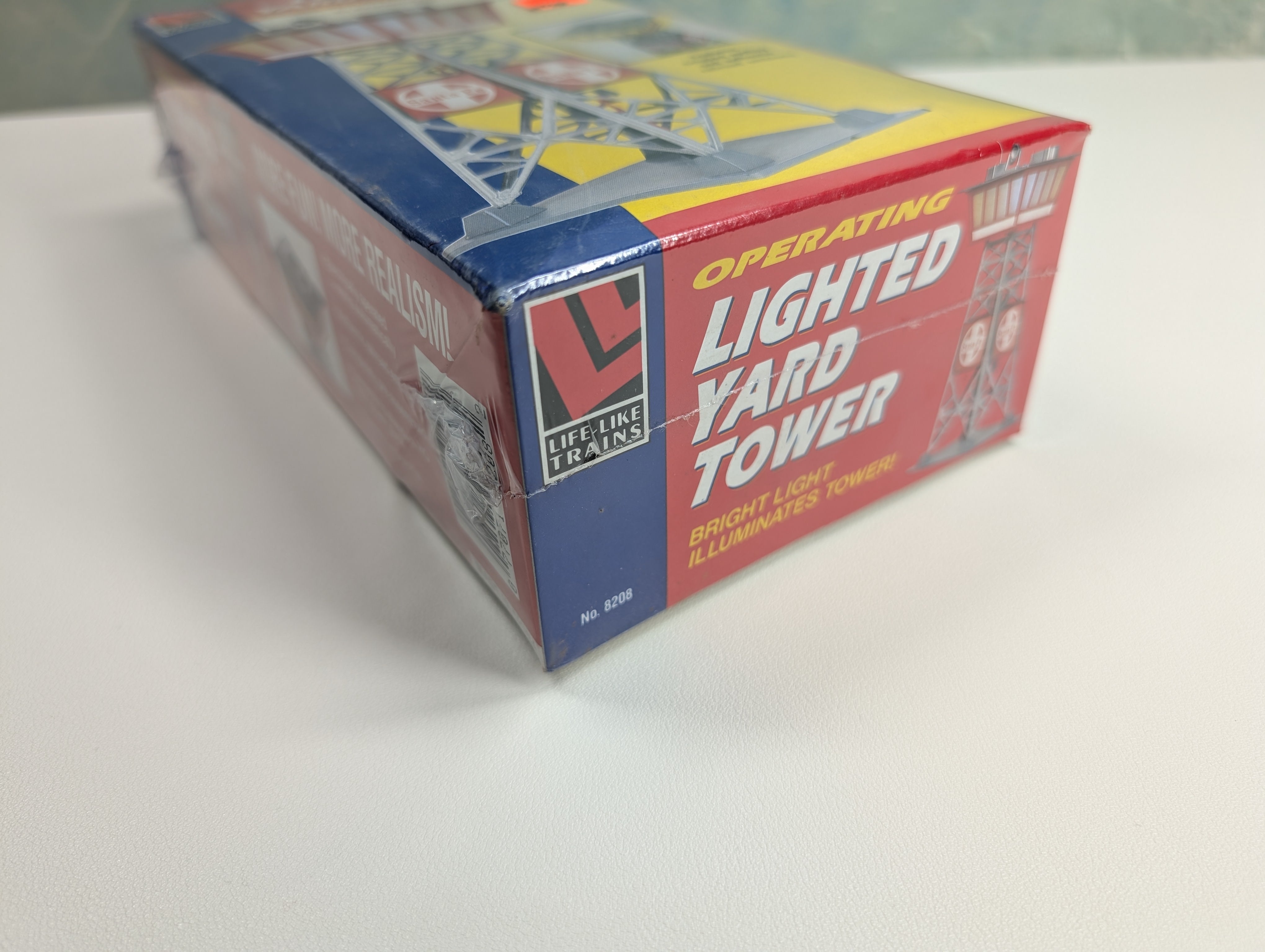 Life-Like 8208 HO Scale Operating Lighted Yard Tower (sealed)