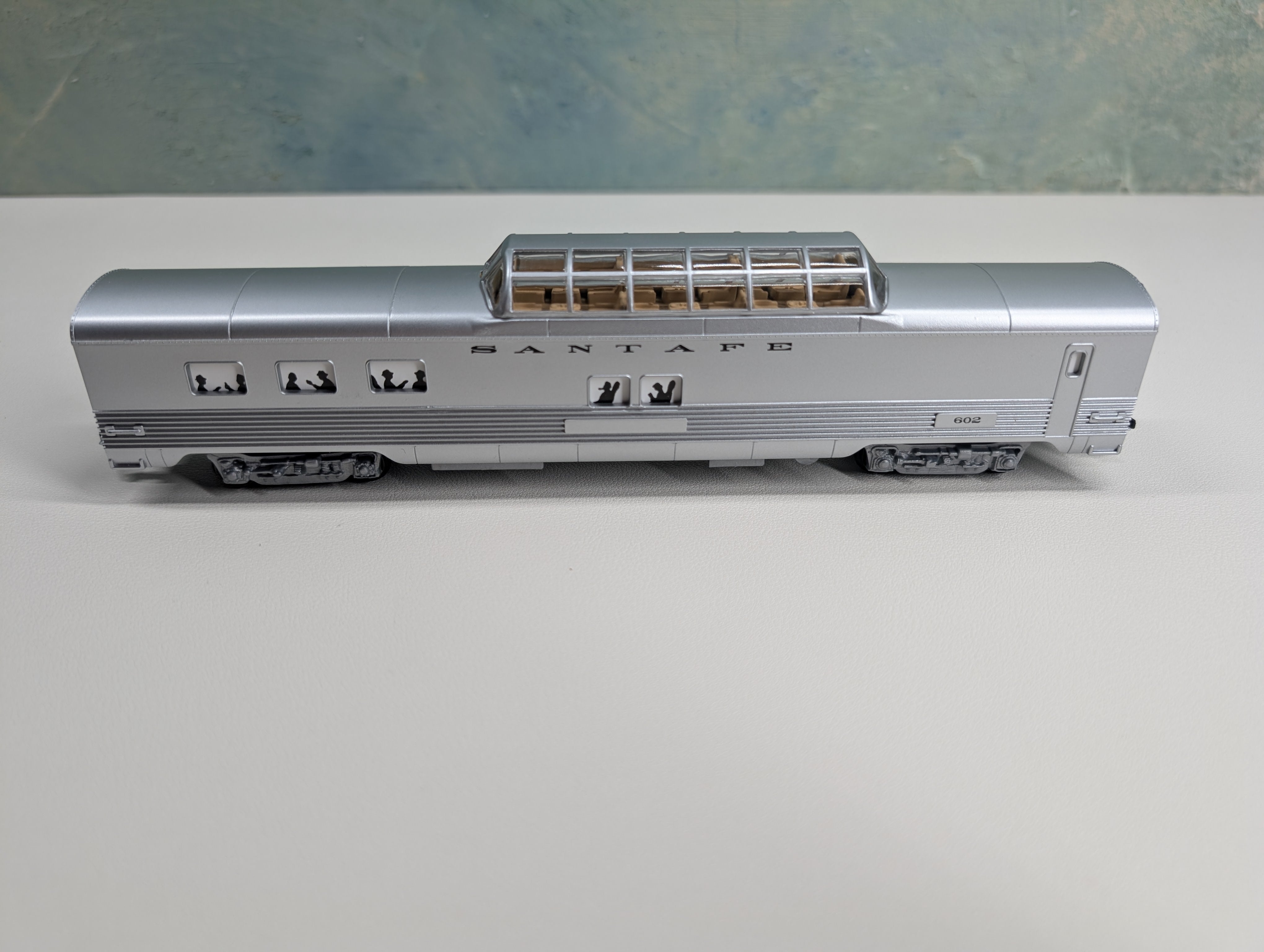 USED Life-Like 8056 HO Scale Lighted Diner Car Santa Fe #602