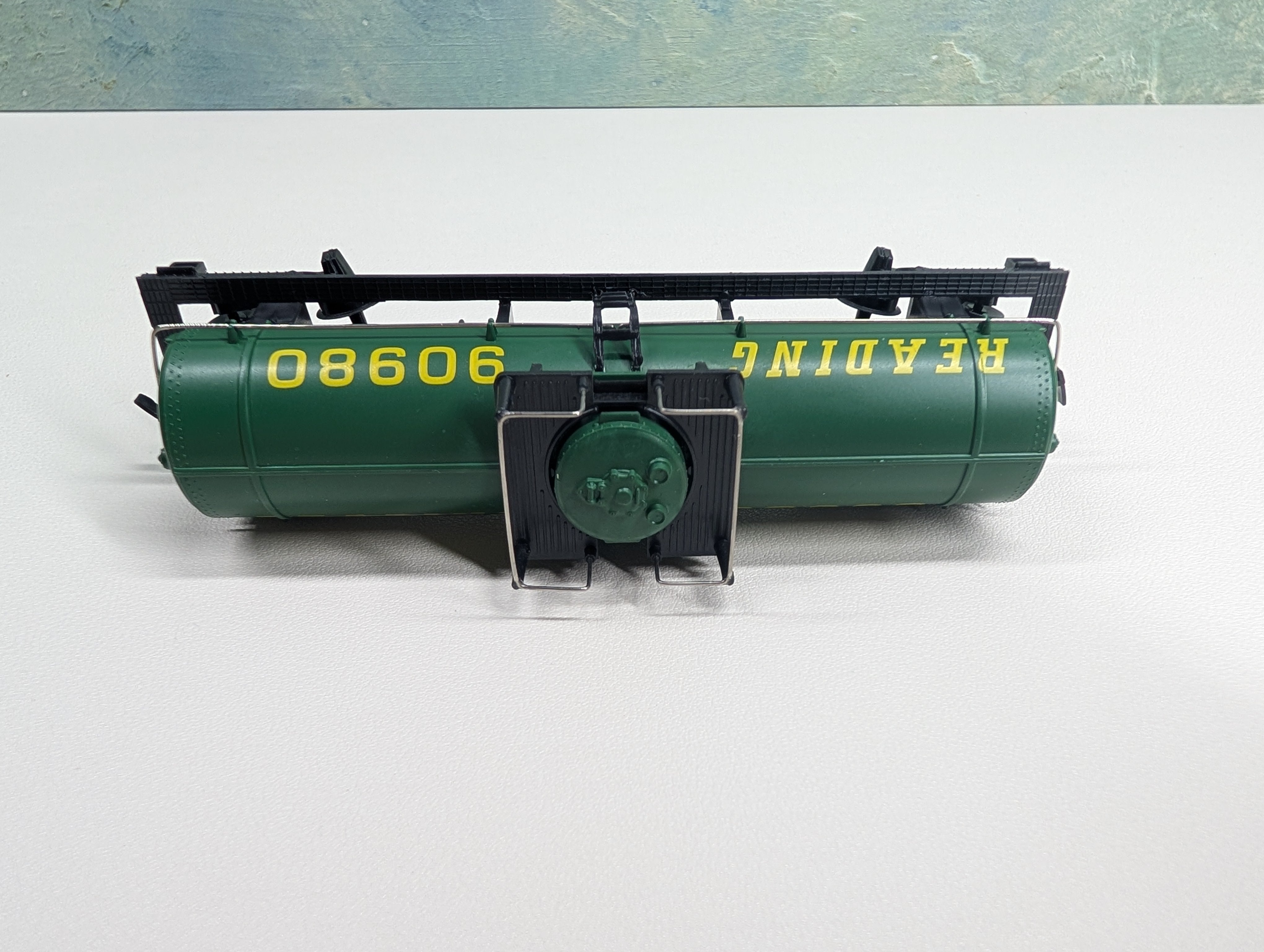 USED IHC HO Scale Tank Car Reading #90980