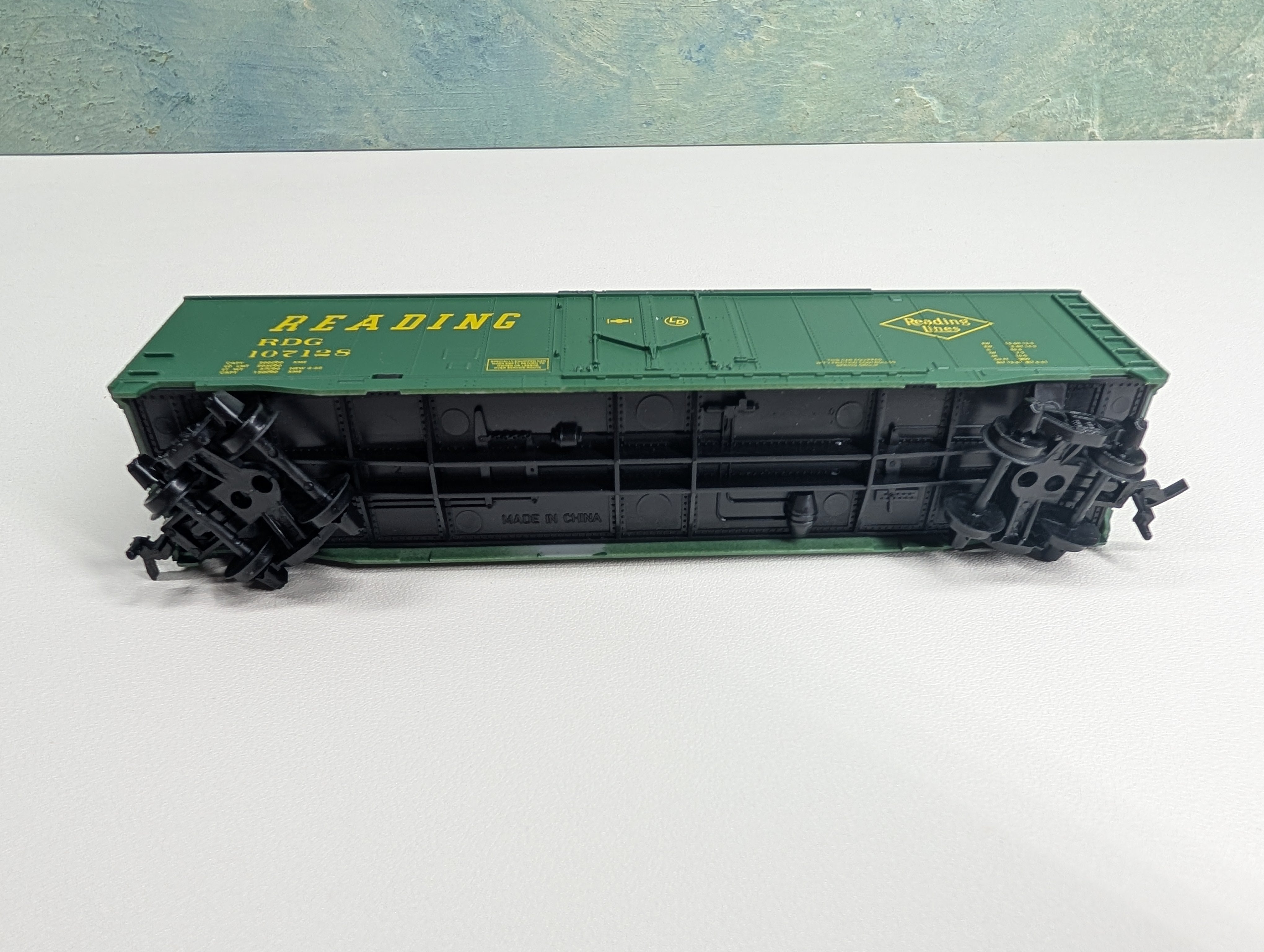USED IHC HO Scale 50' Box Car Reading #107128