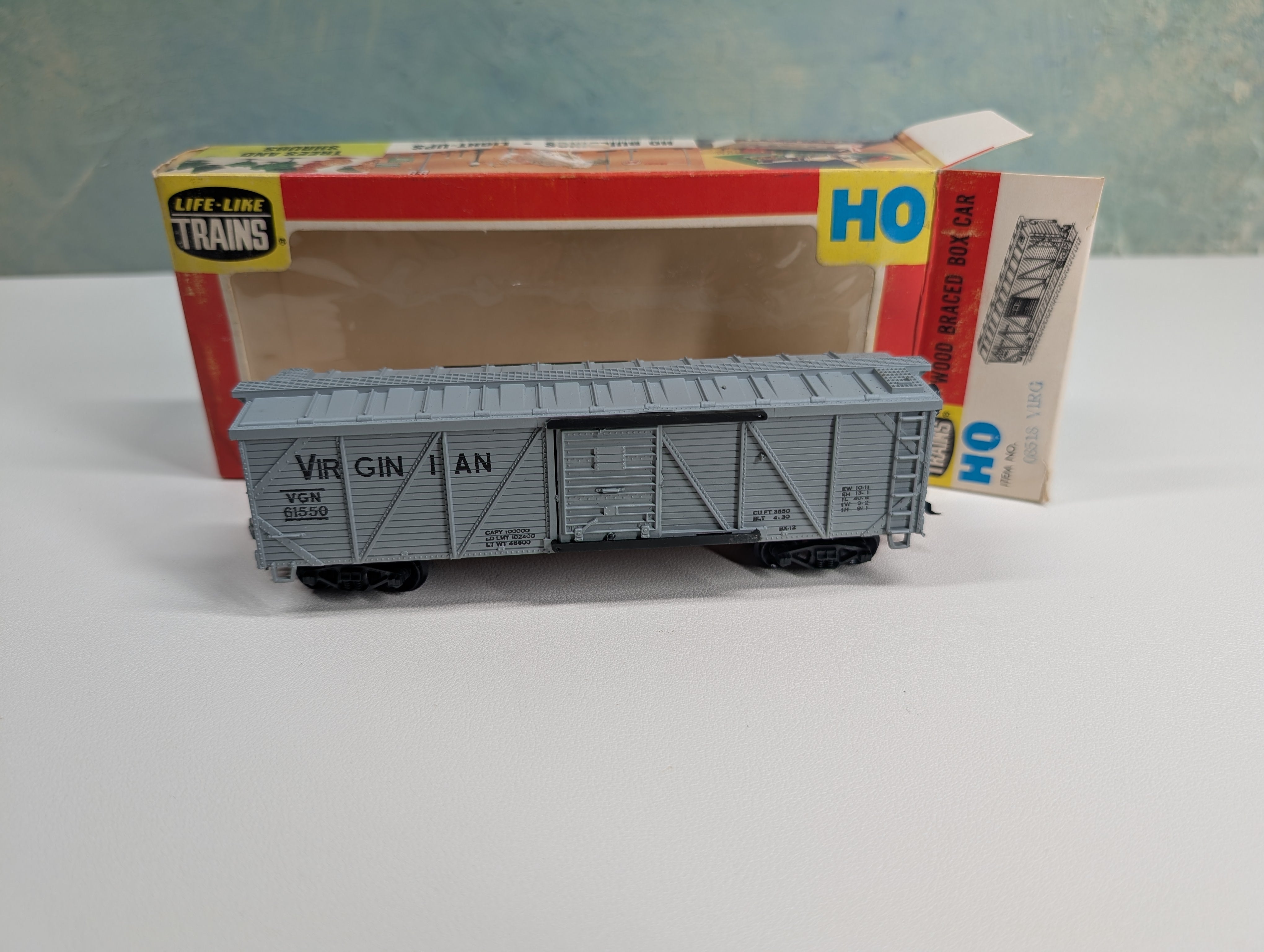 USED Life-Like 8518 HO Scale 40' Wood Braced Box Car Virginian VGN #61550