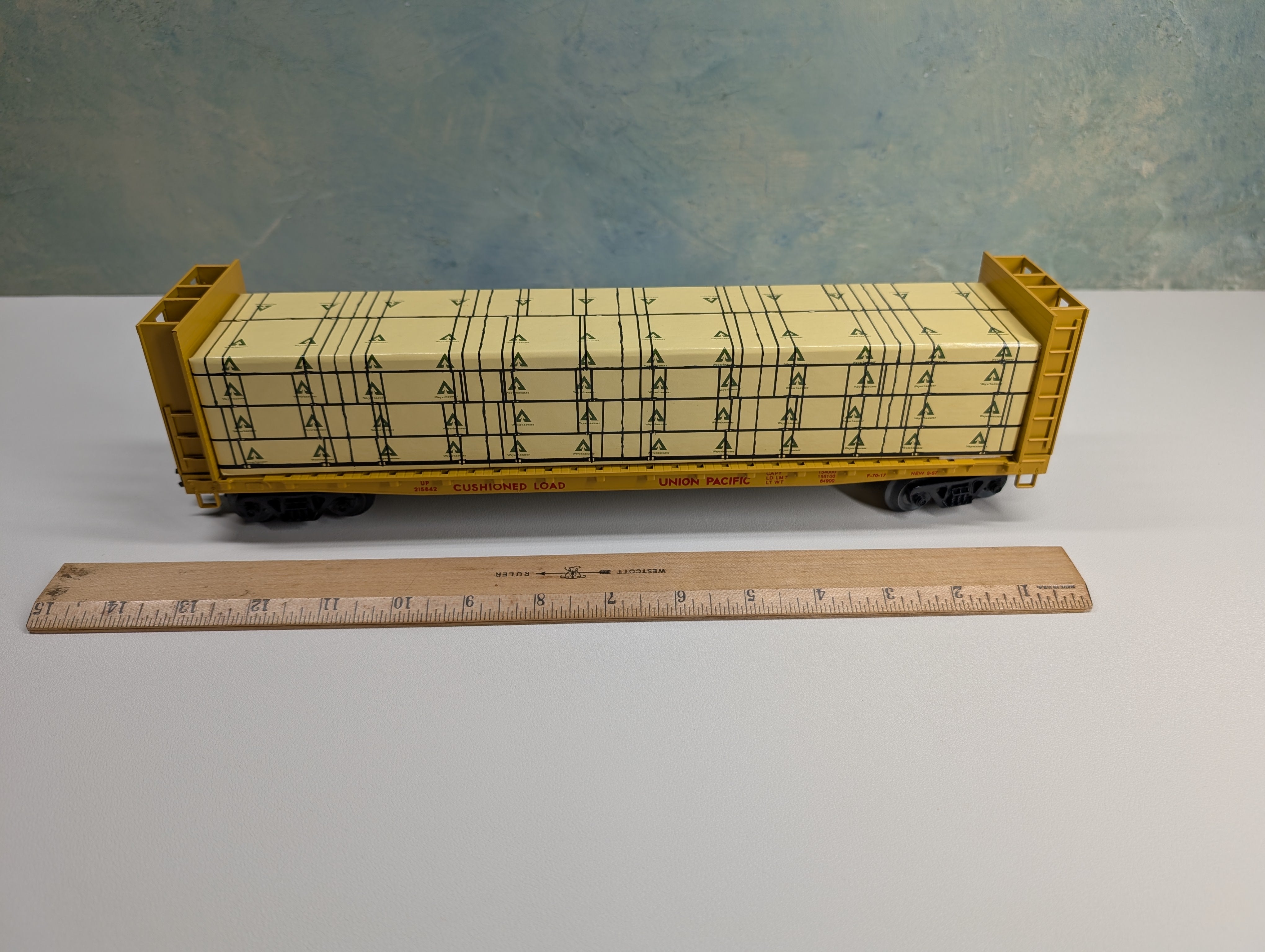 USED Weaver O Bulkhead Flat Car w/ Load, 3 Rail Union Pacific #215842
