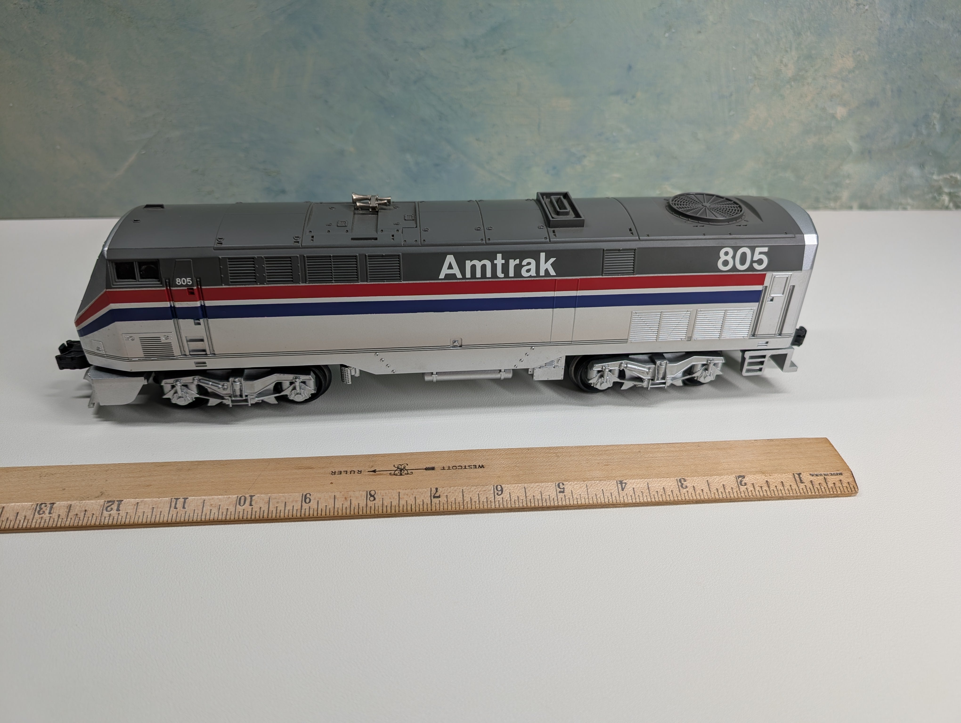 USED MTH O Dummy Diesel Locomotive Amtrak #805 Non-Powered, 3 Rail
