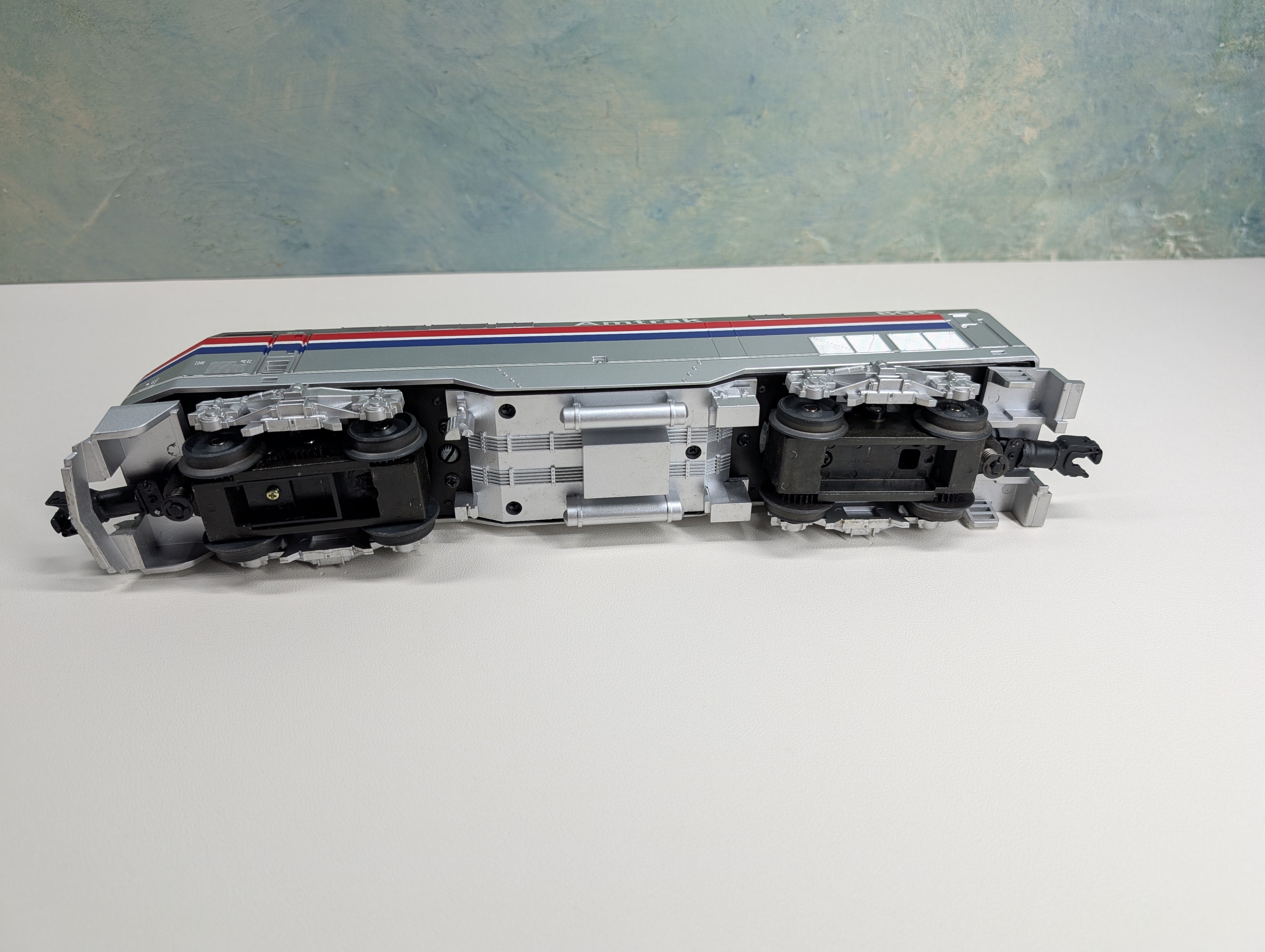 USED MTH O Dummy Diesel Locomotive Amtrak #805 Non-Powered, 3 Rail