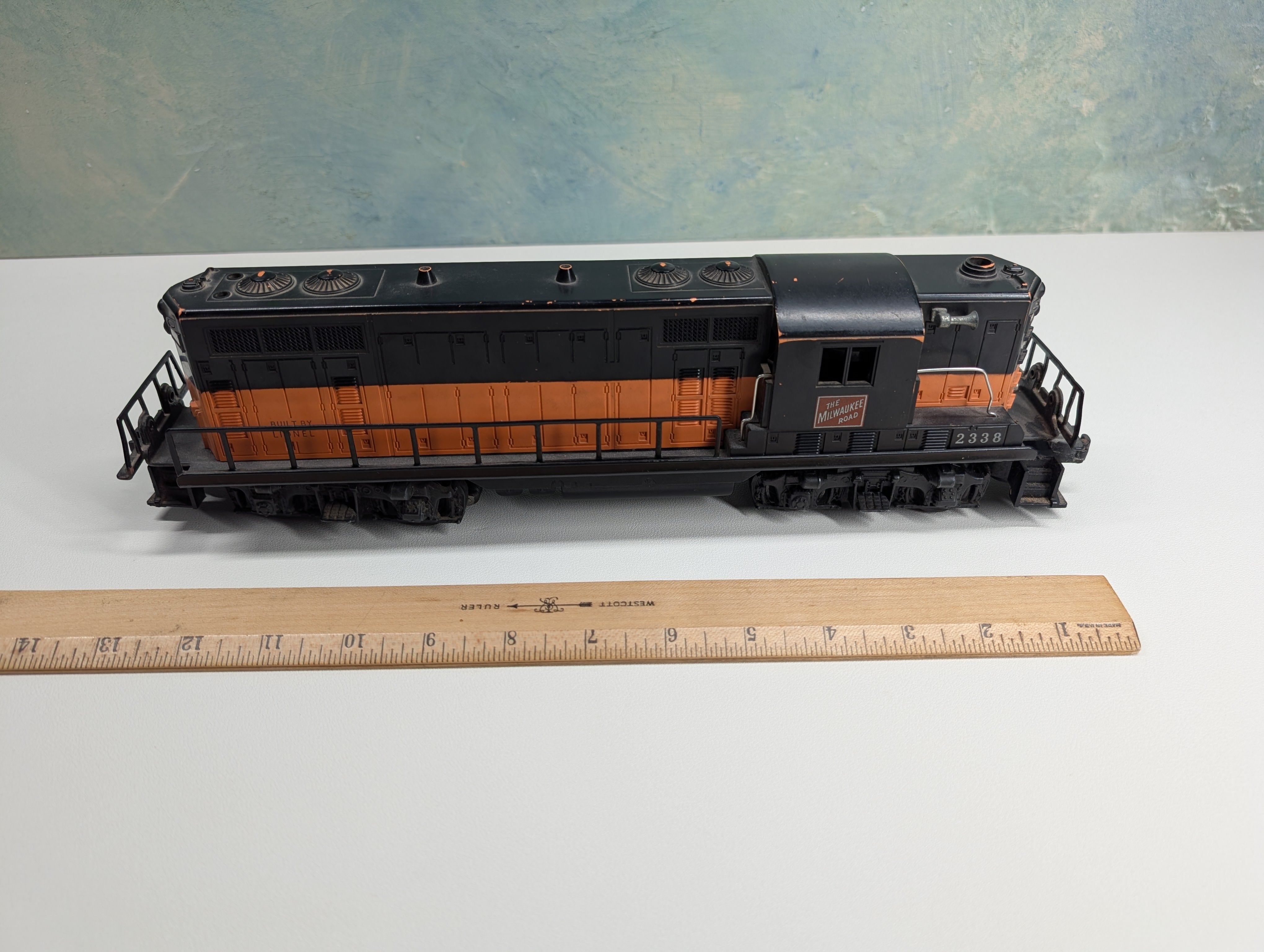 USED Lionel O Diesel Locomotive Milwaukee Road #2338 Tested, 3 Rail