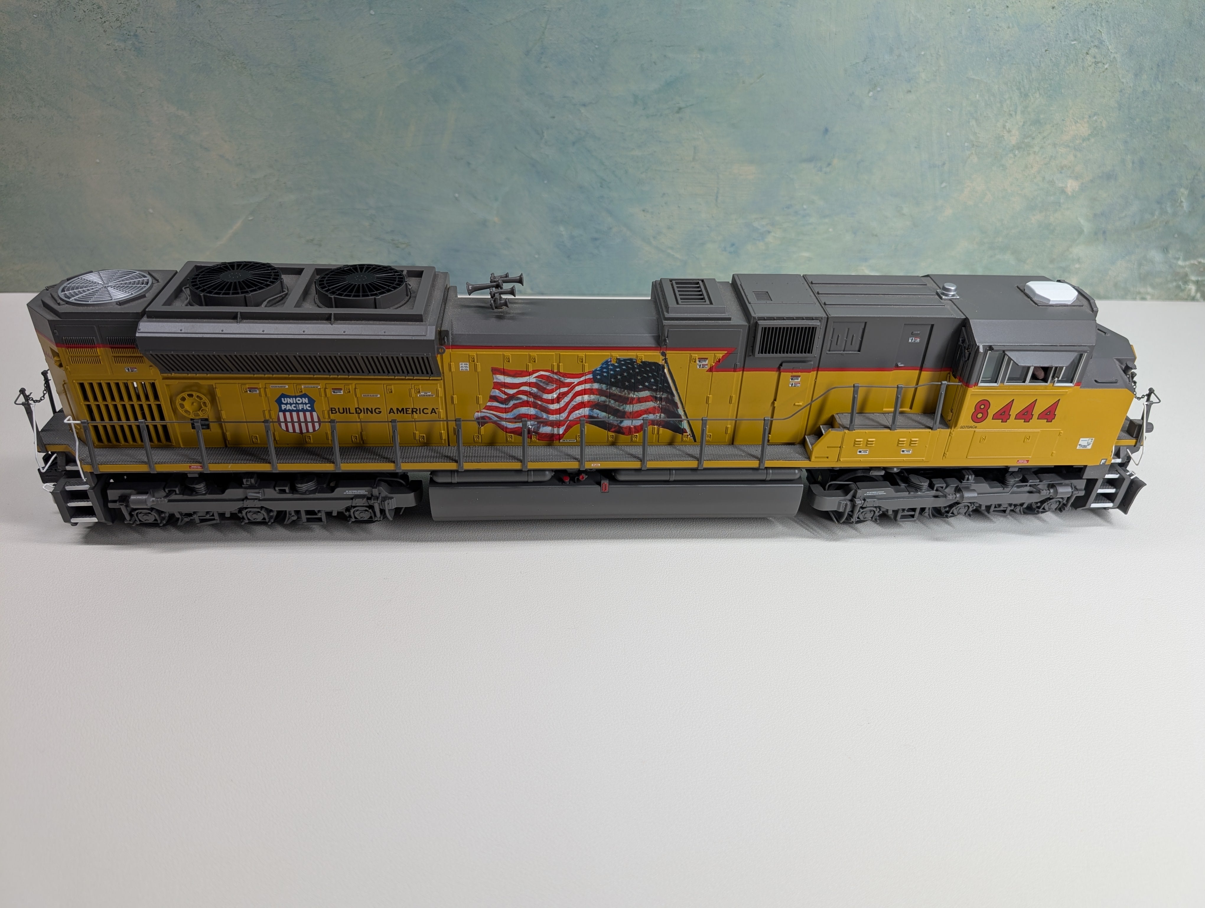 USED MTH Premier 20-2918-1 O SD70ACe Diesel Locomotive Union Pacific #8444 Tested, 3 Rail Proto-Sound 2.0