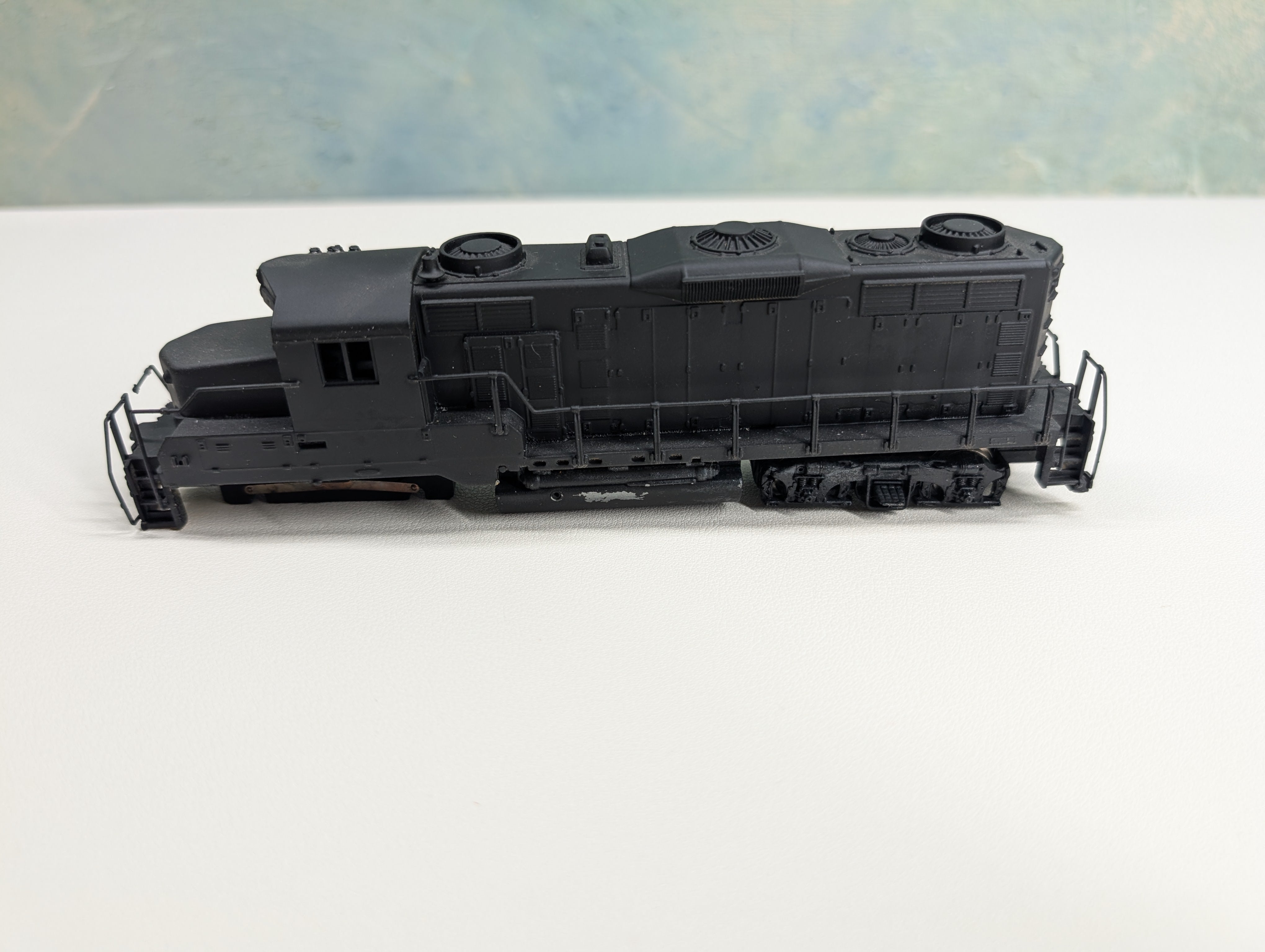 USED Mantua HO Scale GP20 Diesel Locomotive for Parts/Repairs