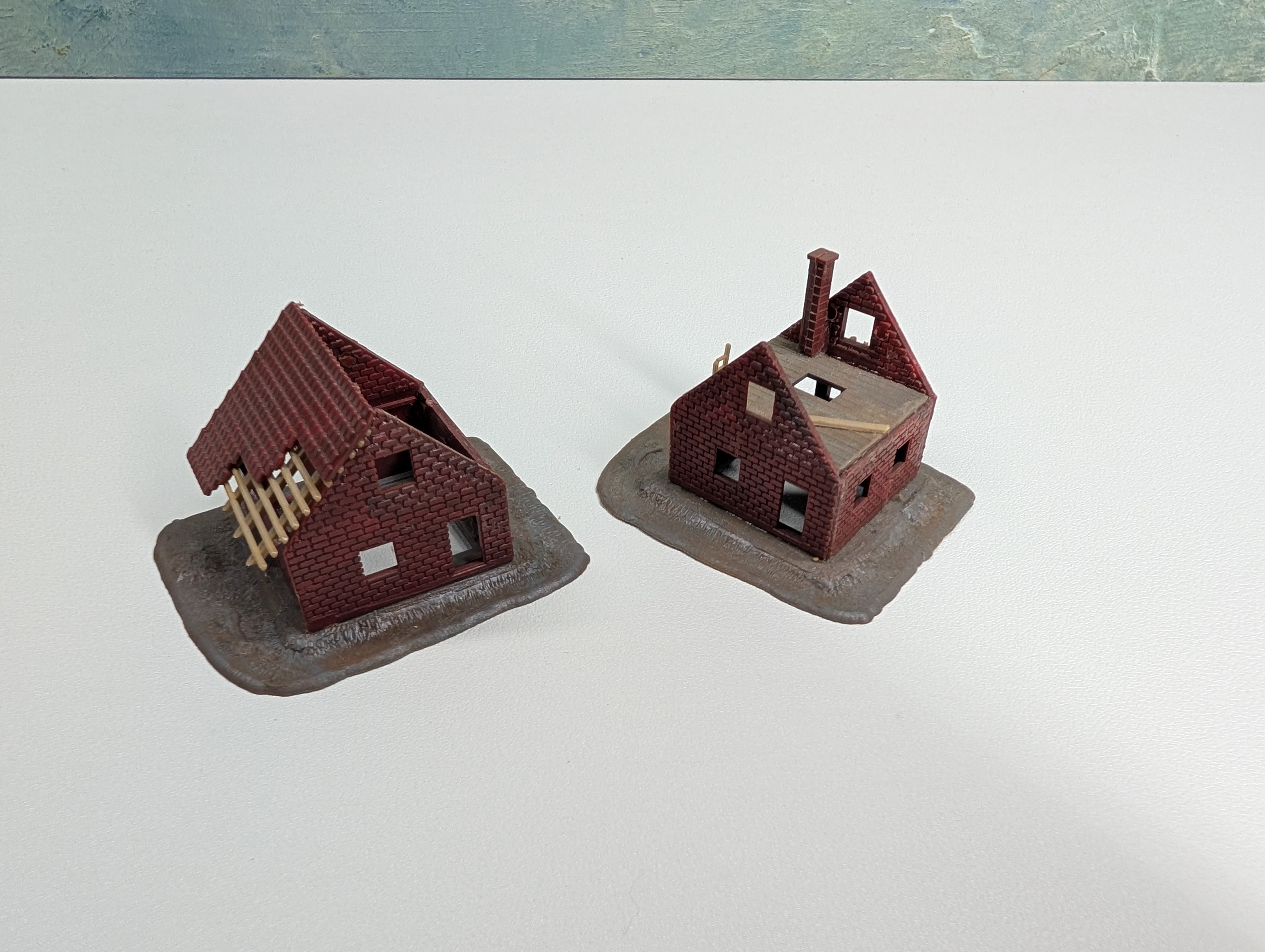 USED N Scale Set of Homes Under Construction (2 pcs)