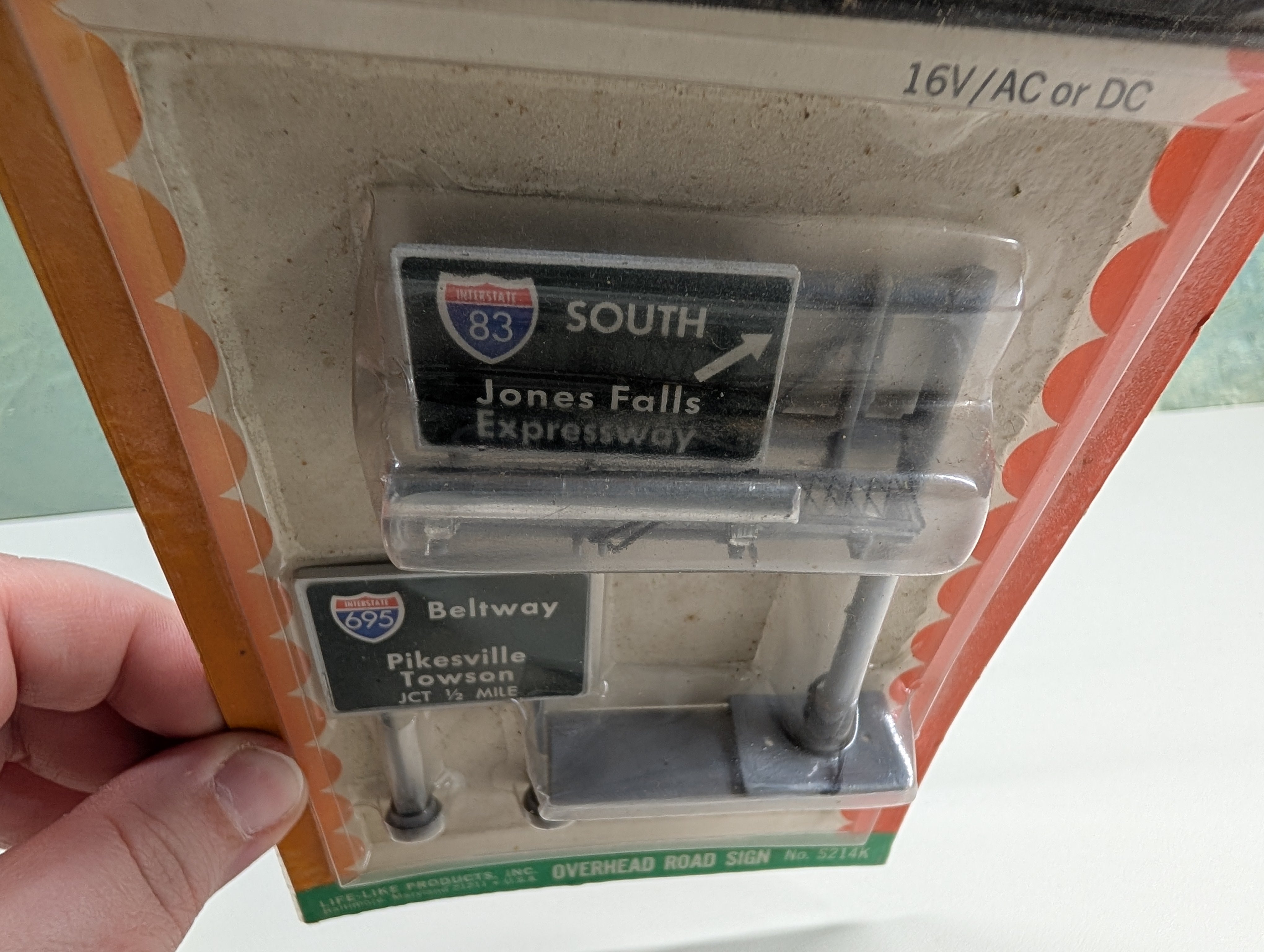 USED Life-Like S214K HO Scale Overhead Highway Signs, Light-UPs