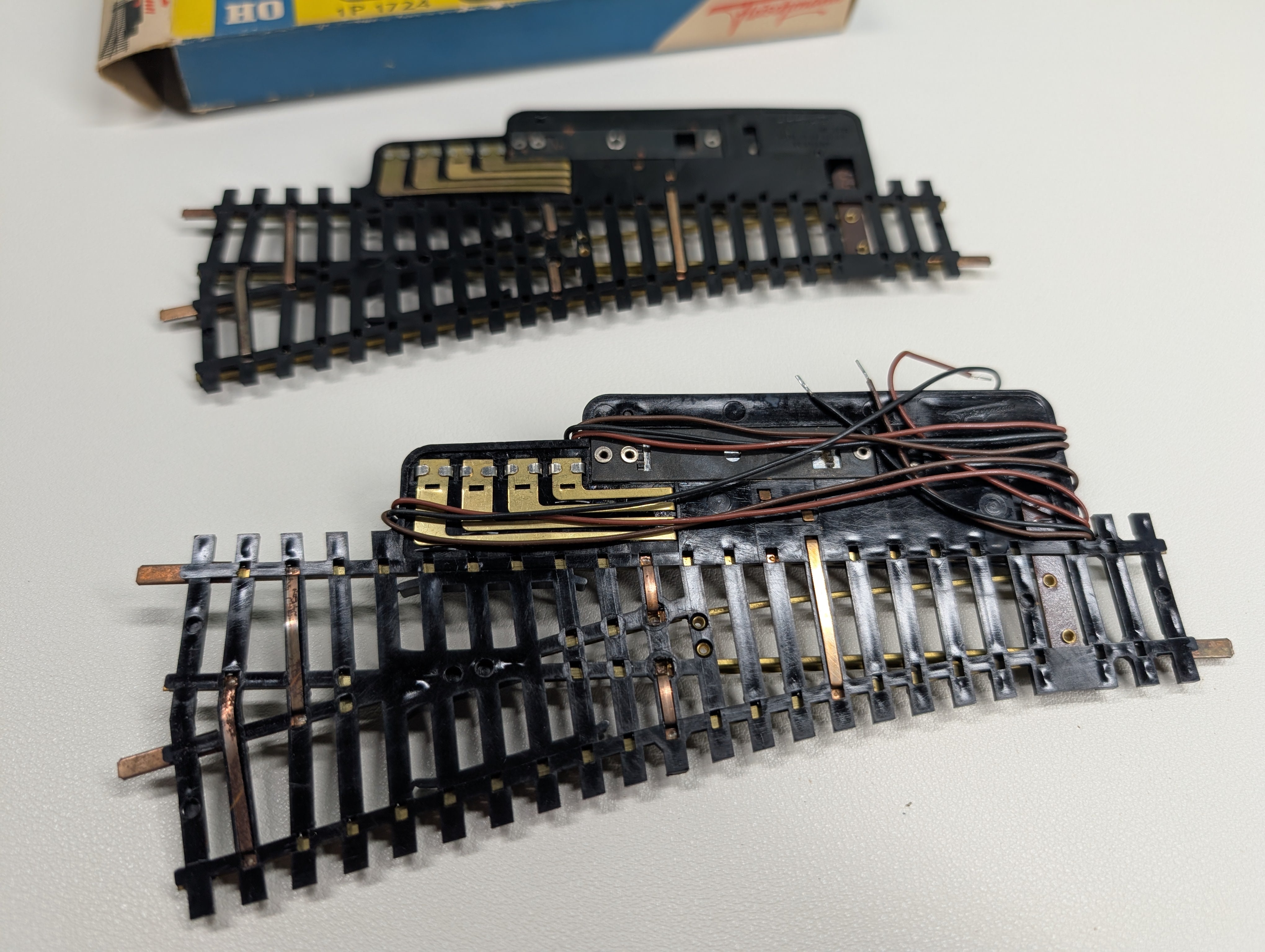 USED Fleischmann 1724A HO Scale Super Switches, Right Hand Turnouts (2 pcs)