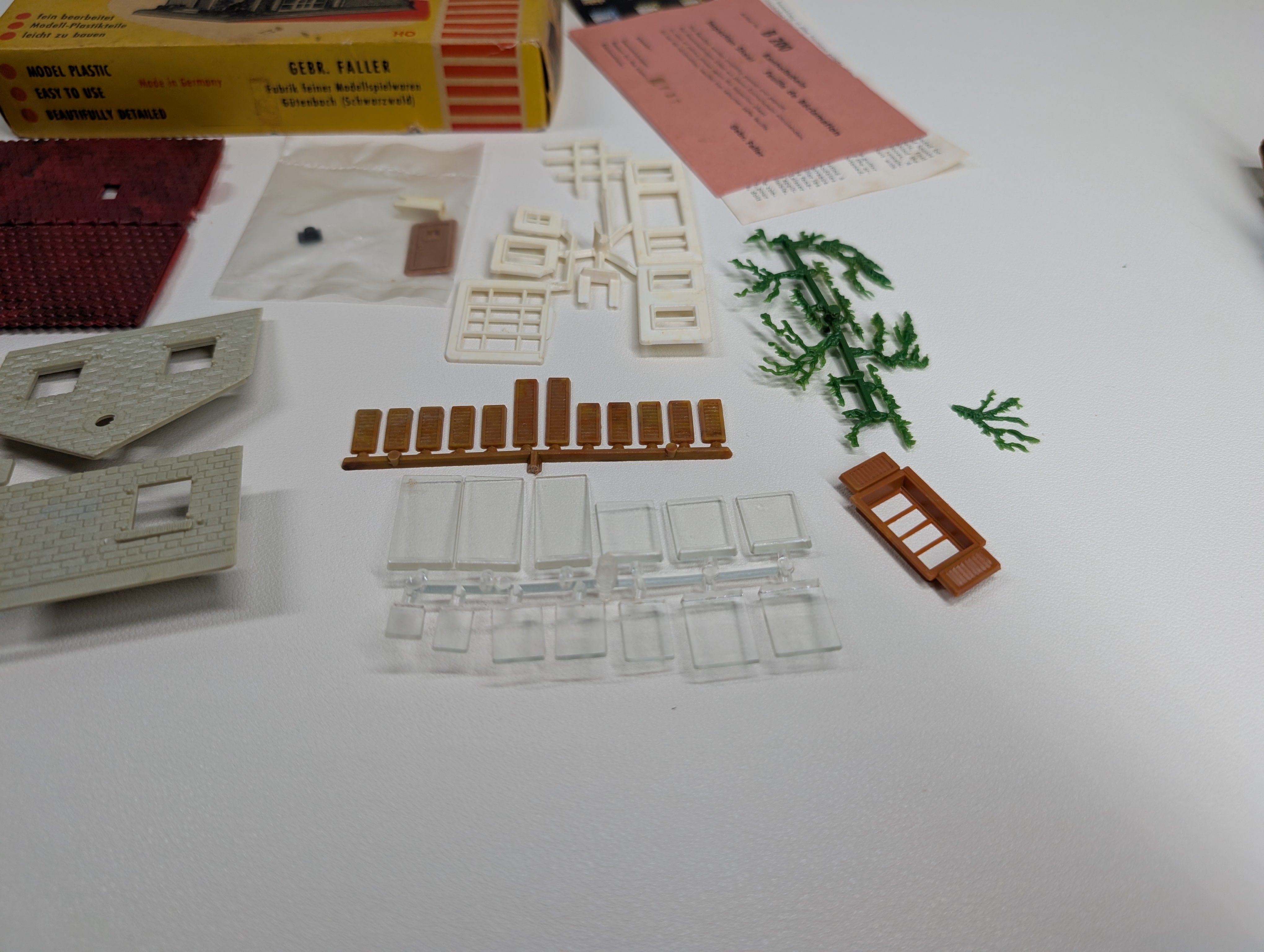 USED Faller B-200 HO Scale Summer Cottage House