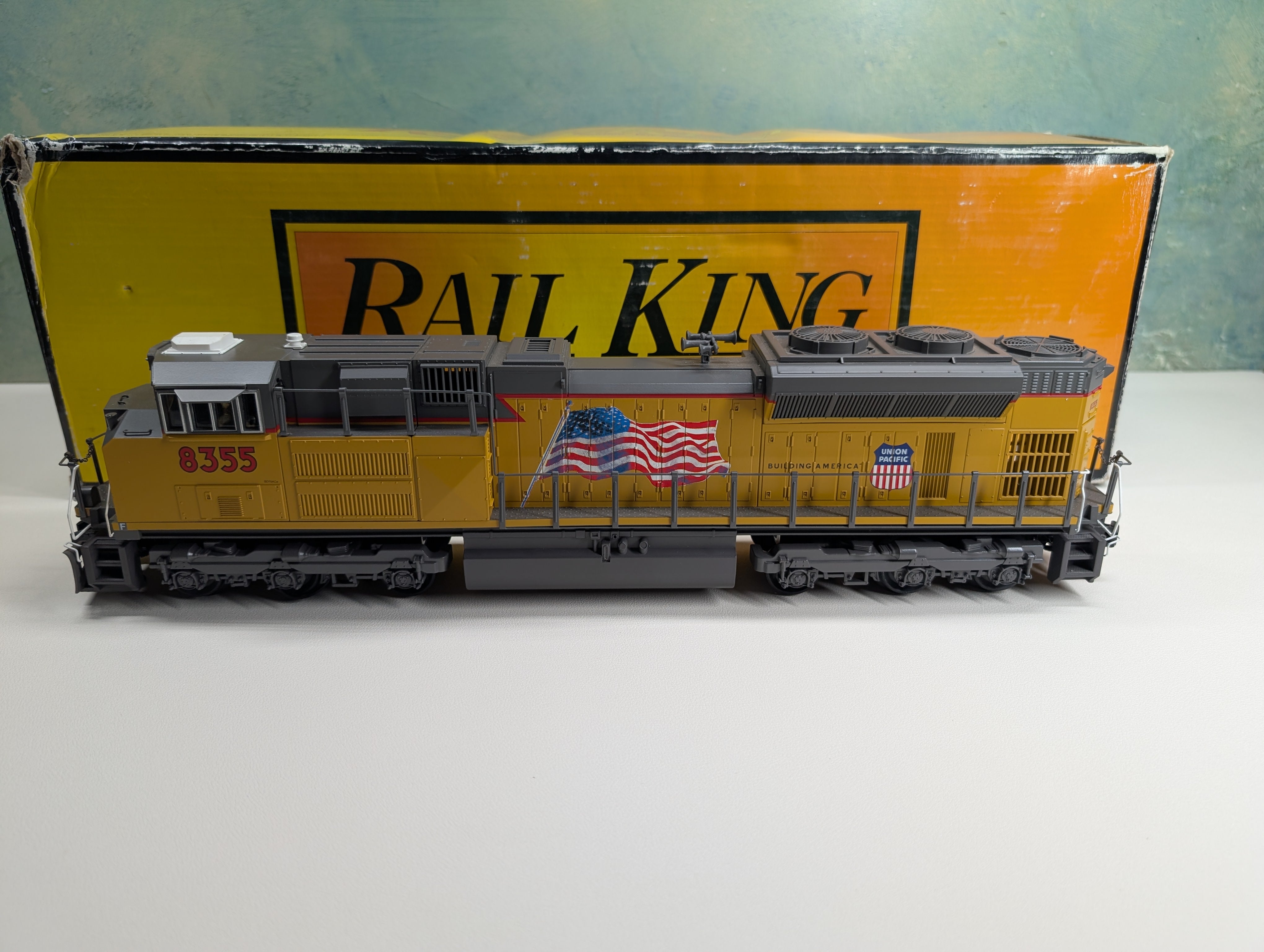 USED MTH Rail King 30-20368-1 O SD70ACe Diesel Locomotive Union Pacific #8355 Runs Great Proto-Sound 3.0