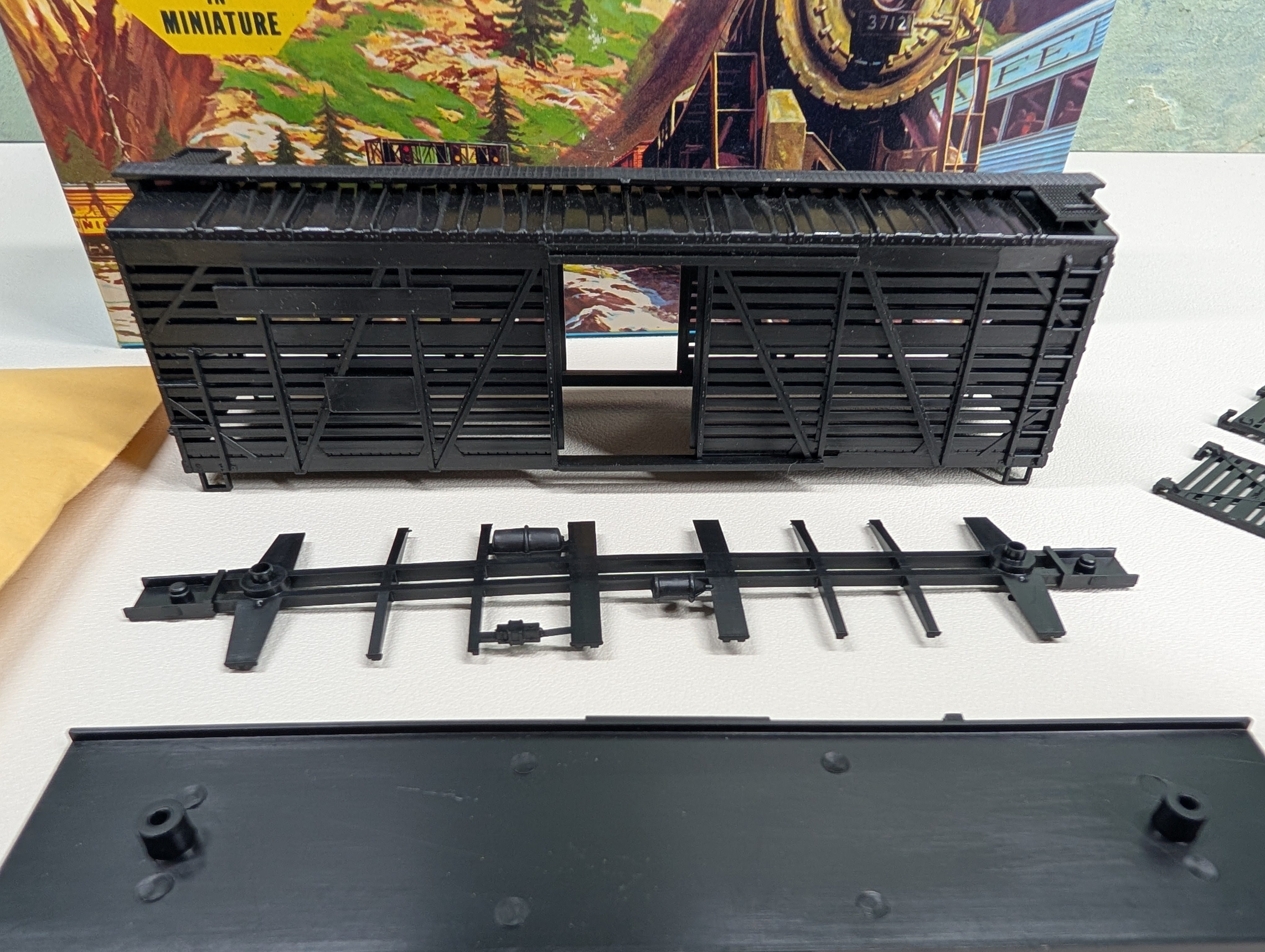 USED Athearn HO Scale Stock Car Undecorated Black