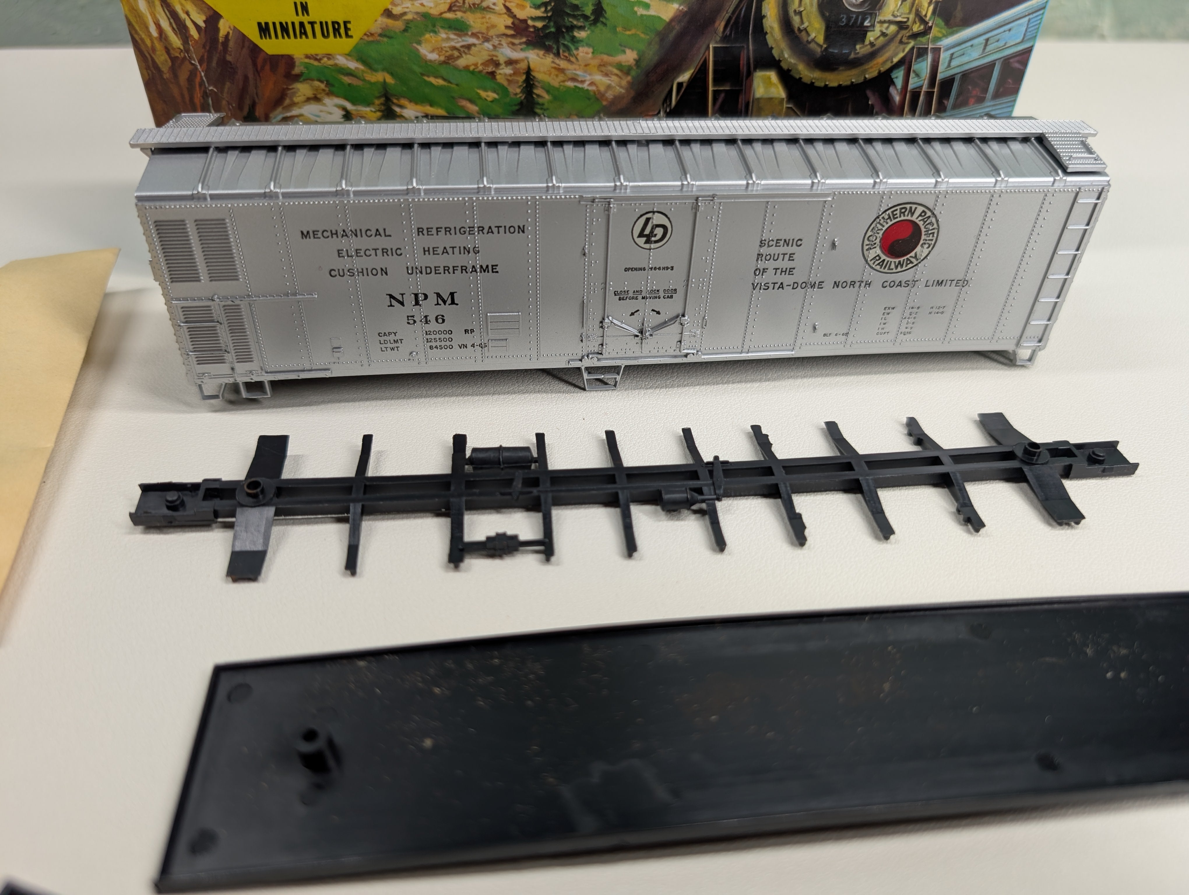 USED Athearn 1628 HO Scale 50' Mechanical Reefer Northern Pacific NPM #546