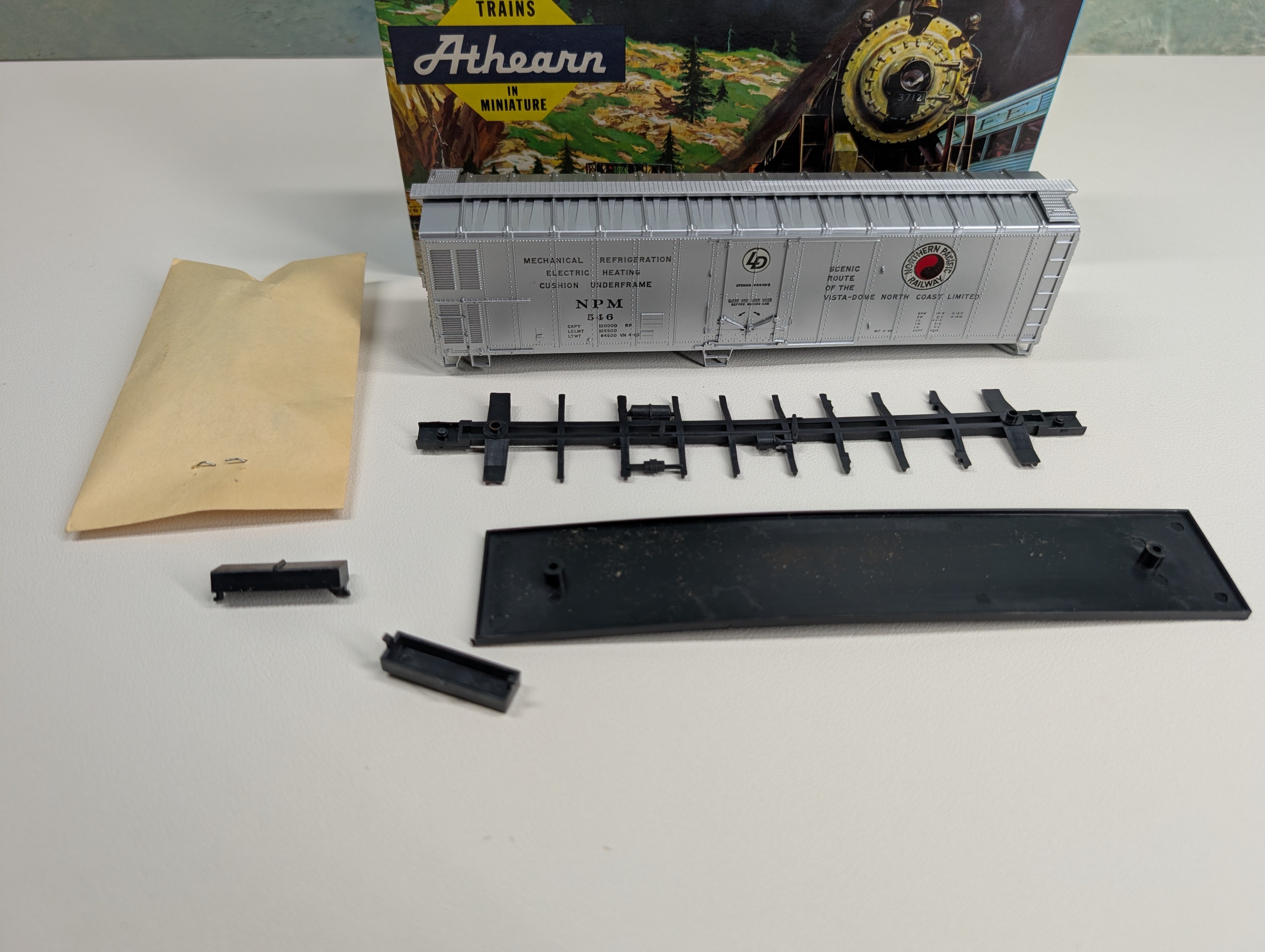 USED Athearn 1628 HO Scale 50' Mechanical Reefer Northern Pacific NPM #546