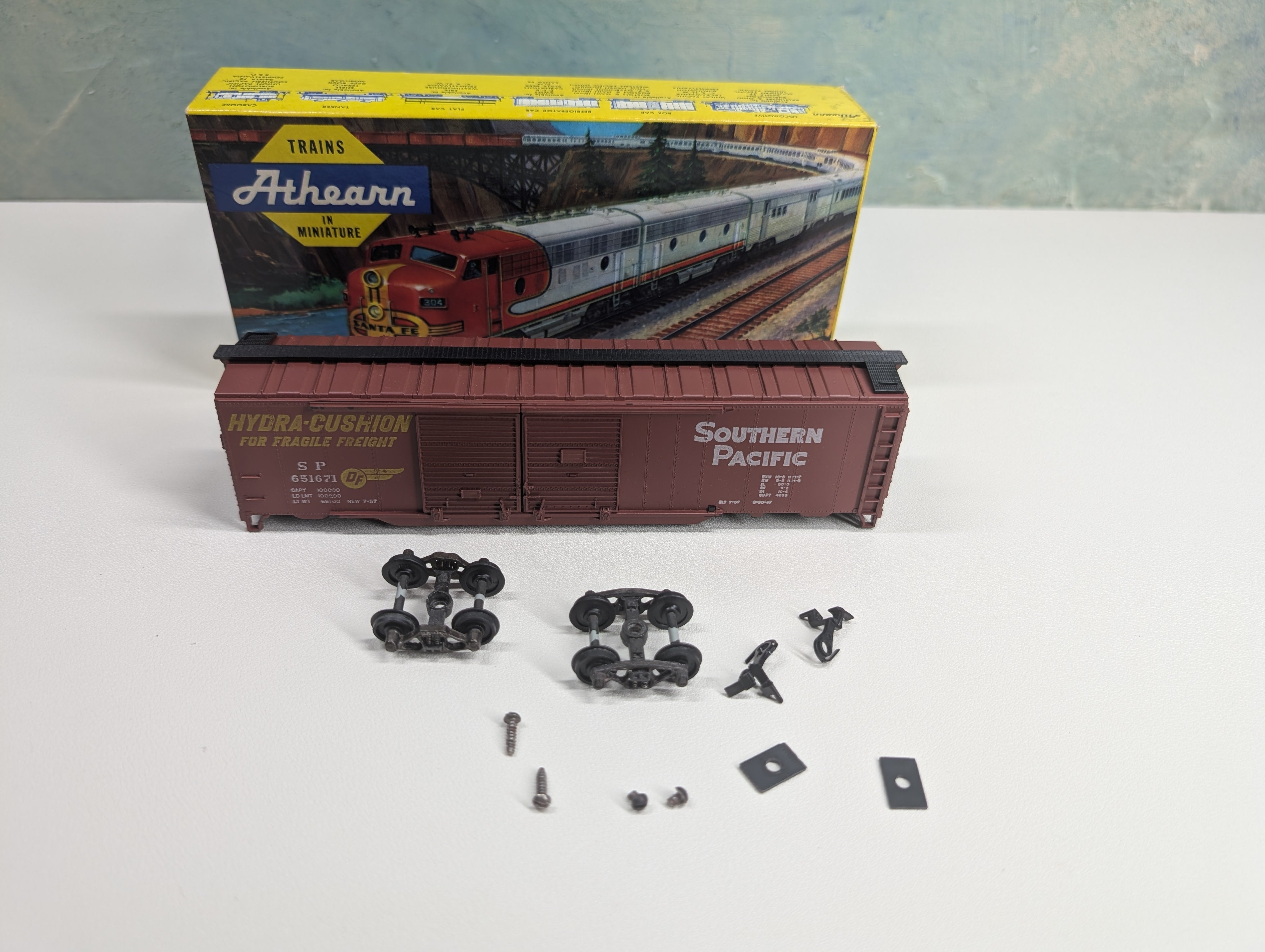 USED Athearn HO Scale 50' DD Box Car Southern Pacific SP #651671 Started KIT
