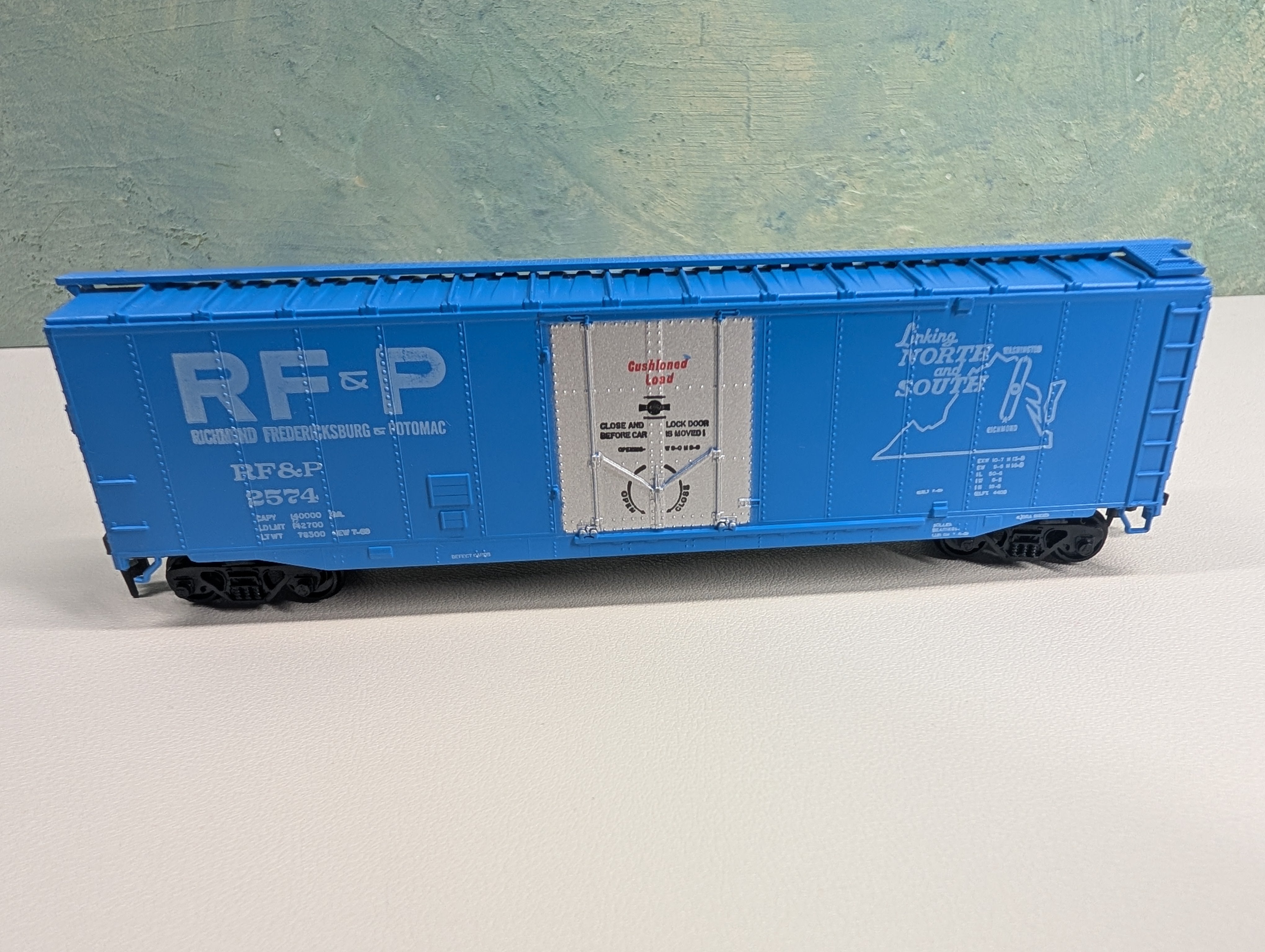 USED Athearn HO Scale 50' Box car Richmond, Fredericksburg & Potomac RF&P #2574