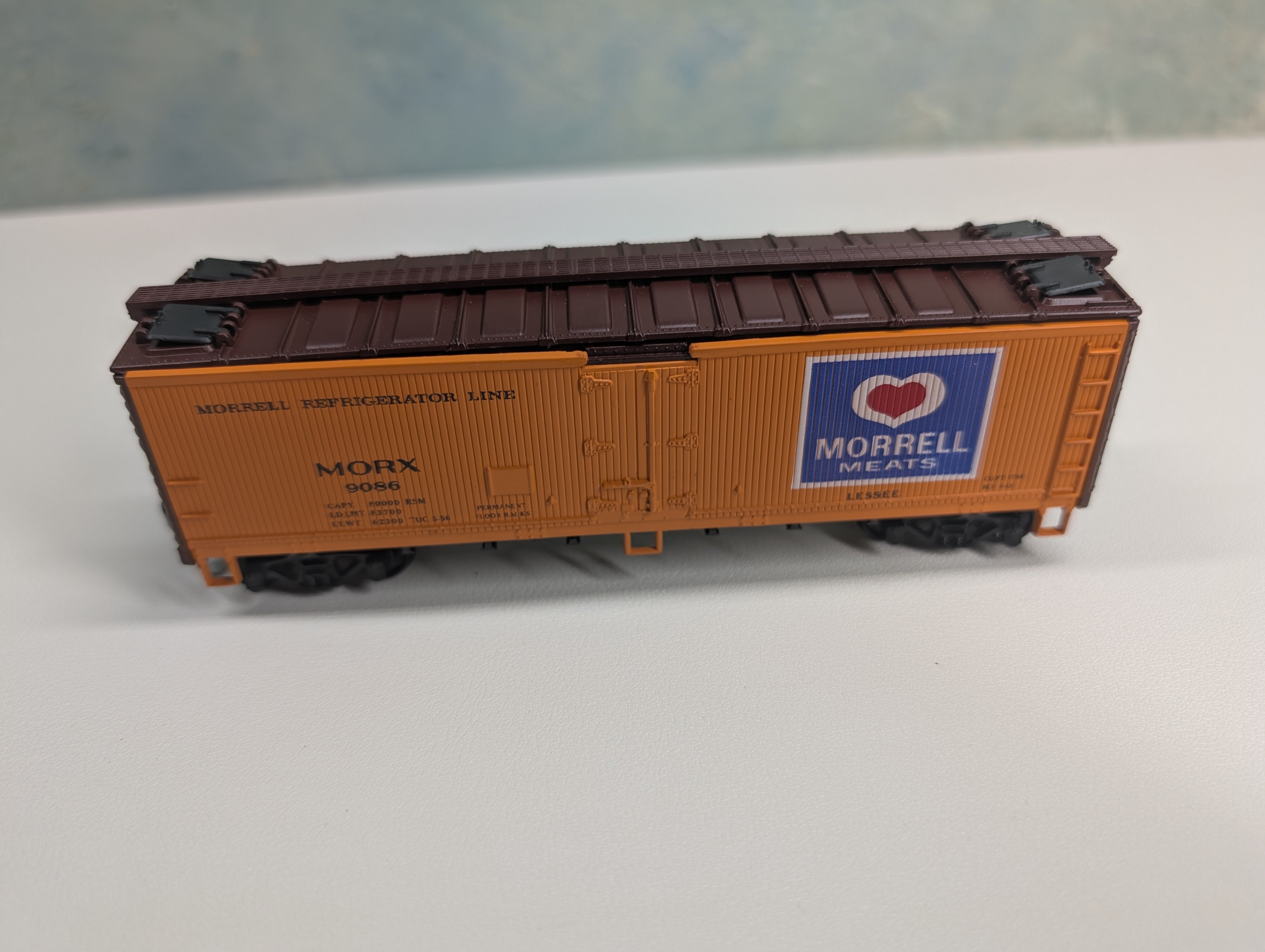 USED Athearn HO Scale 40' Reefer Morrell Meats MORX #9086