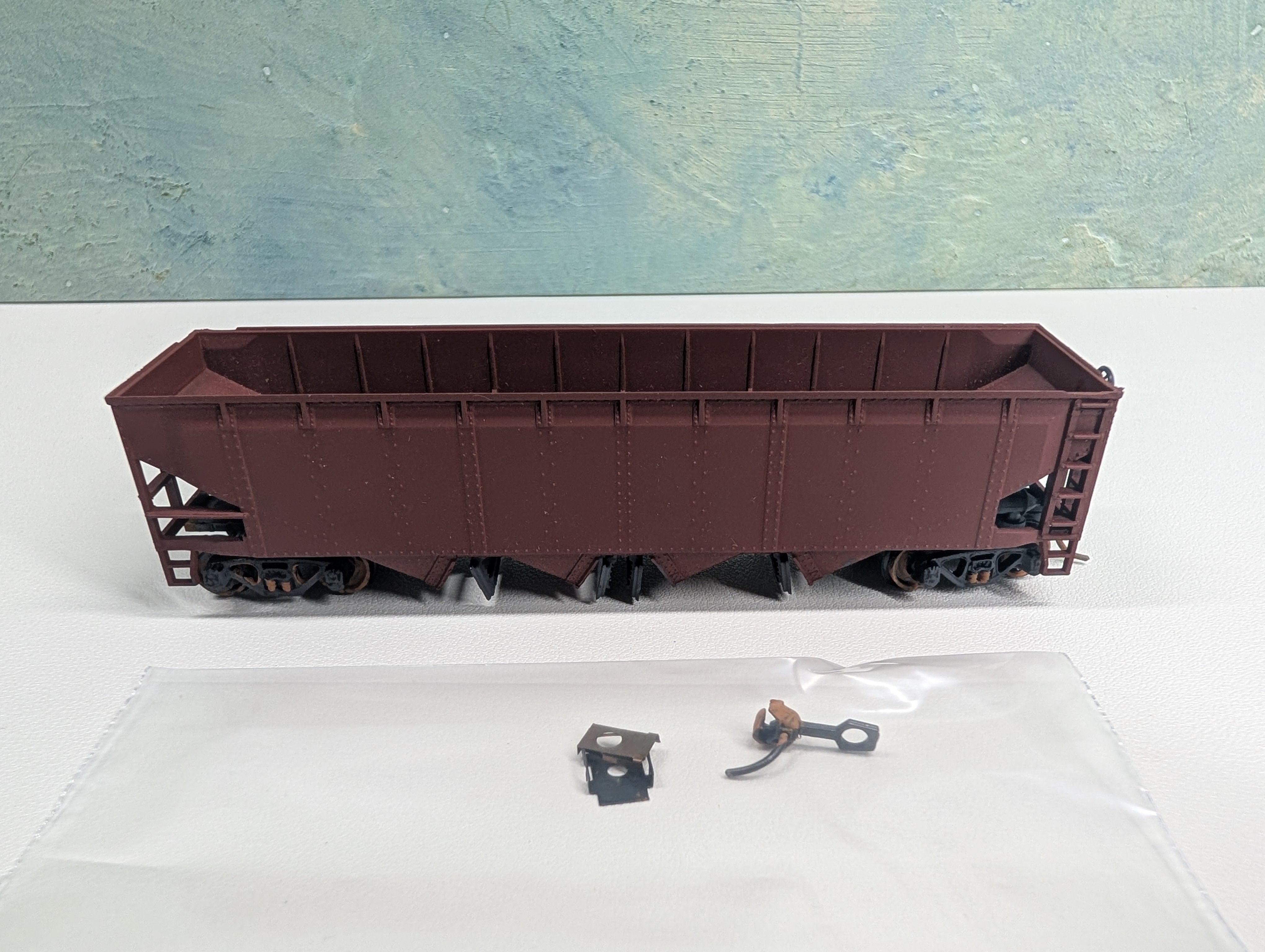 USED Athearn HO Scale Operating Hopper Undecorated Painted KIT