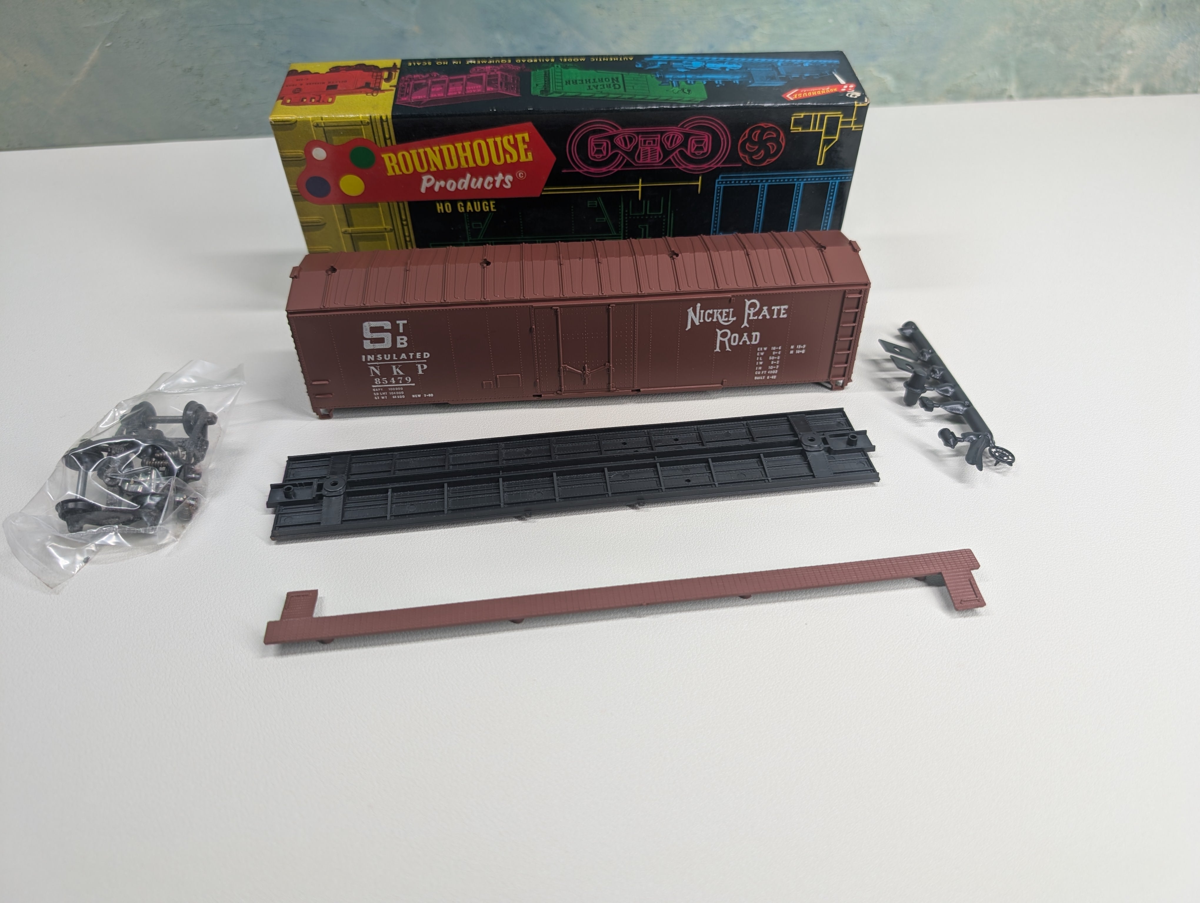 USED Roundhouse HO Scale 50' Box Car Nickel Plate Road NKP #85479 KIT