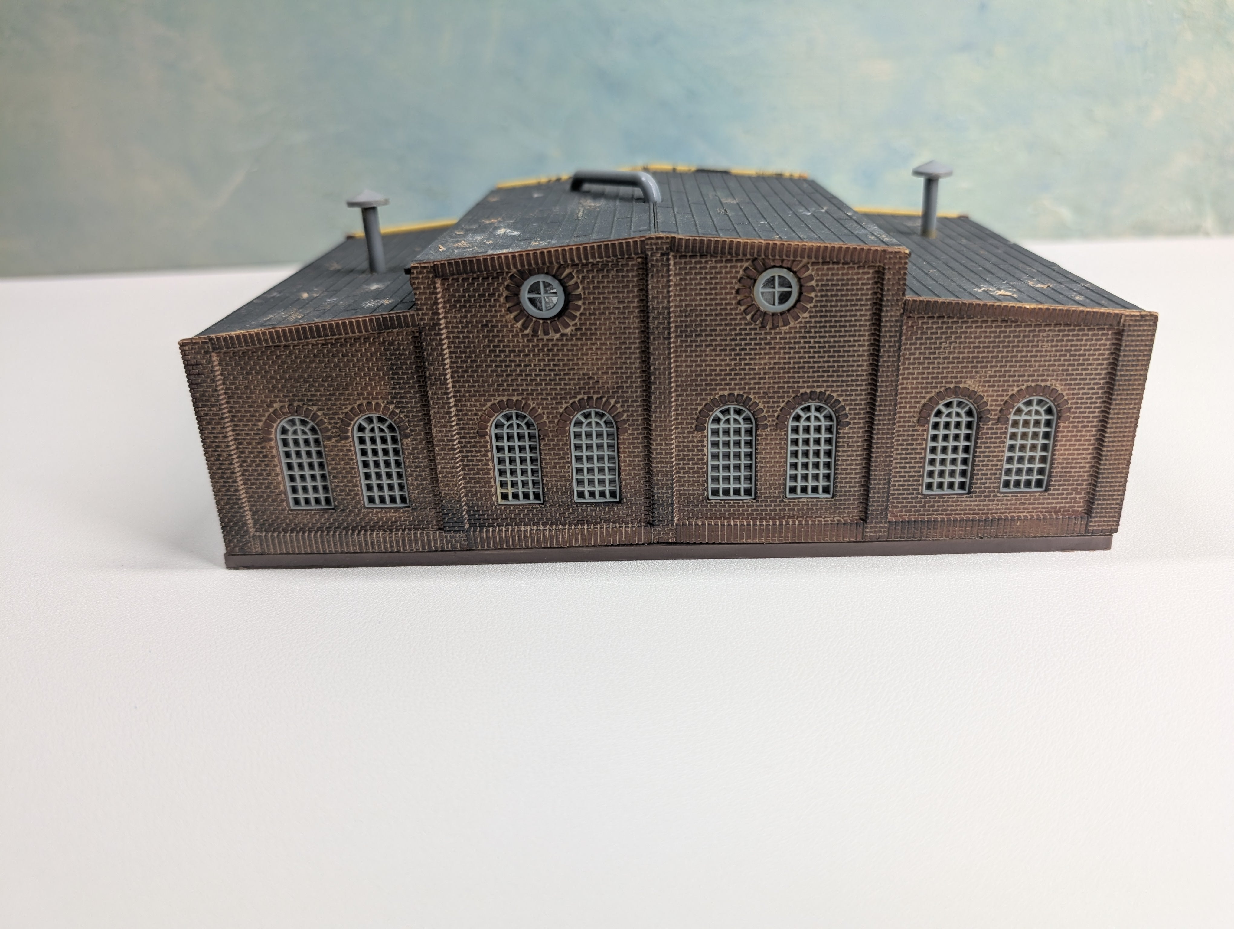 USED Walthers HO Scale Small Brick Warehouse, Small Manufacturing Factory