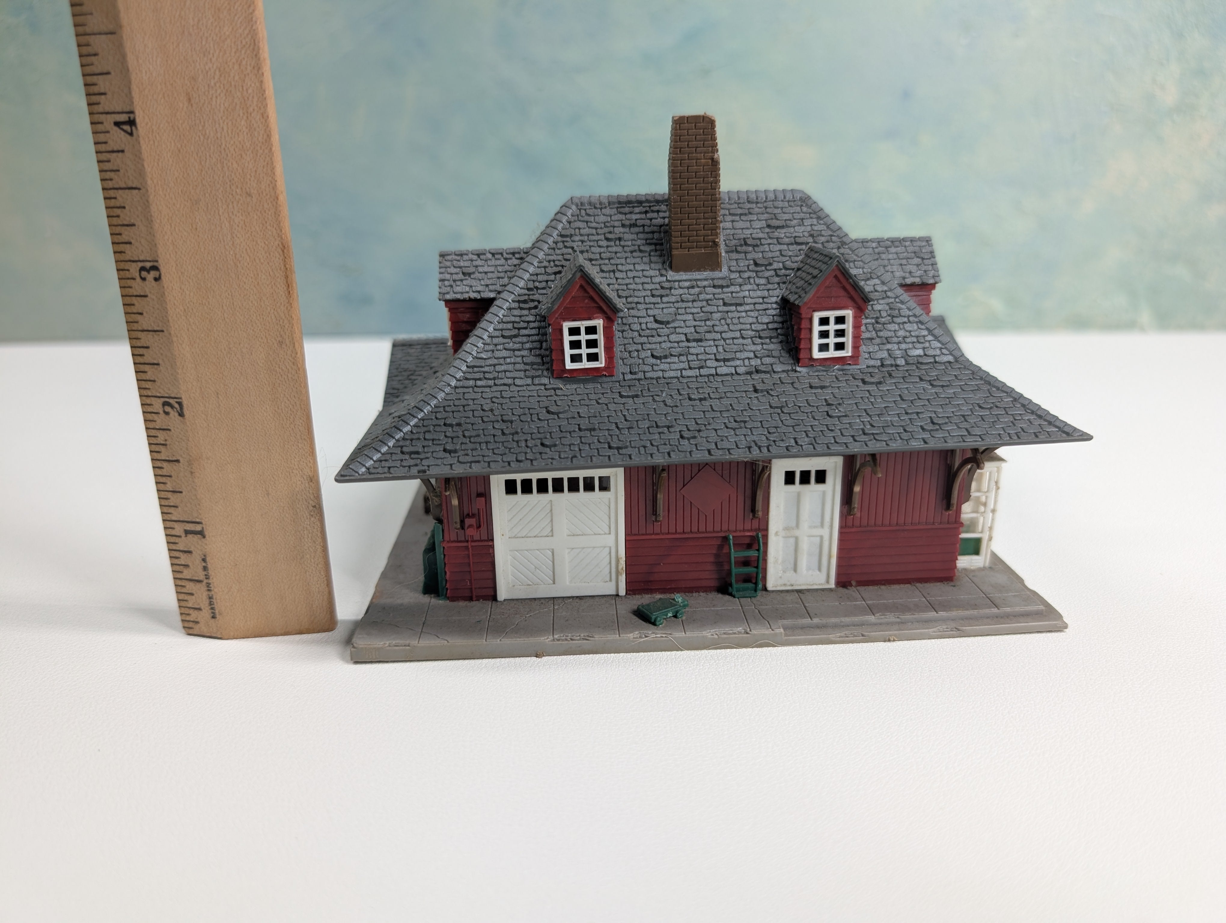 USED HO Scale Freight Station