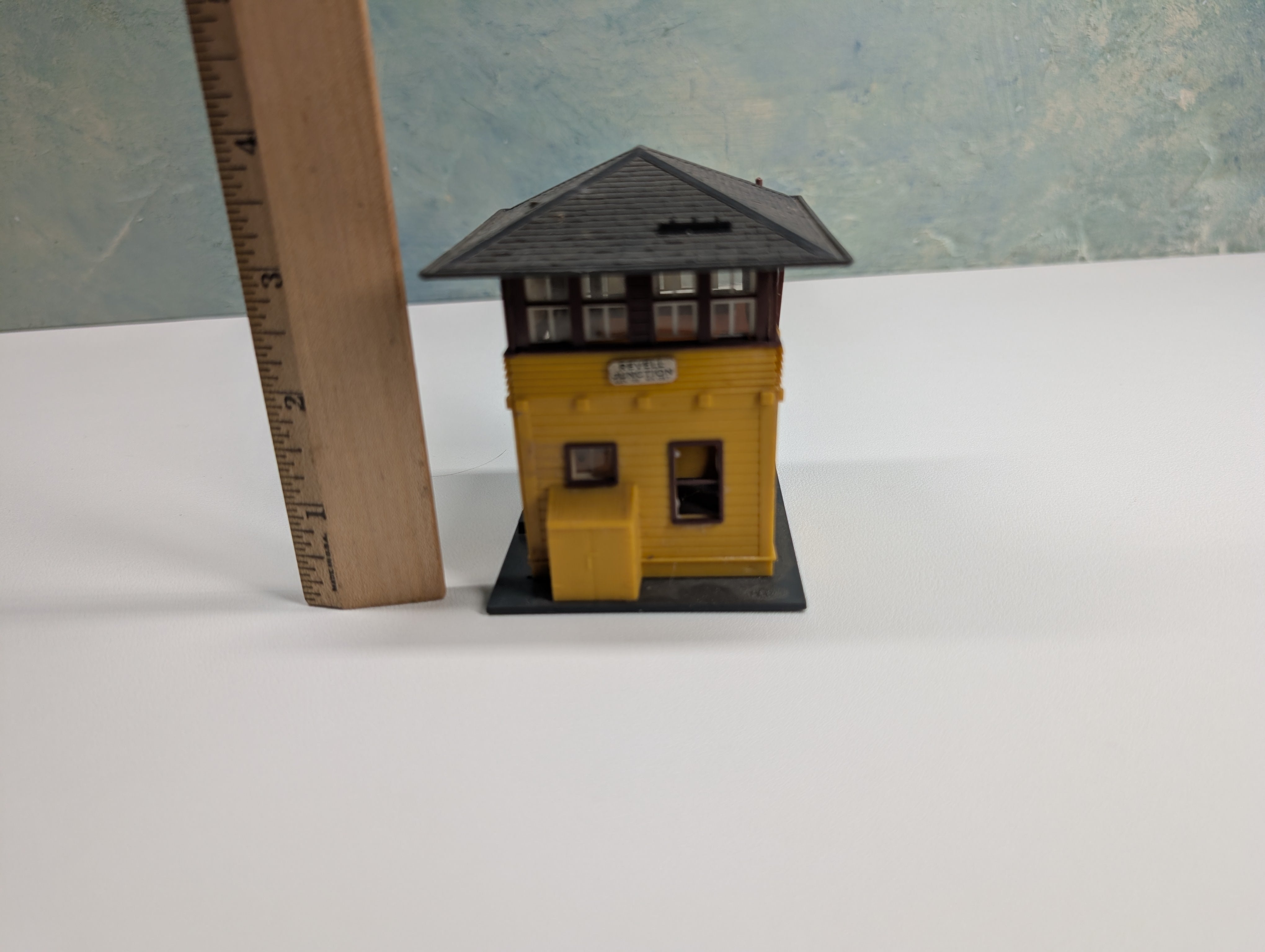 USED REVELL HO Scale Junction Tower