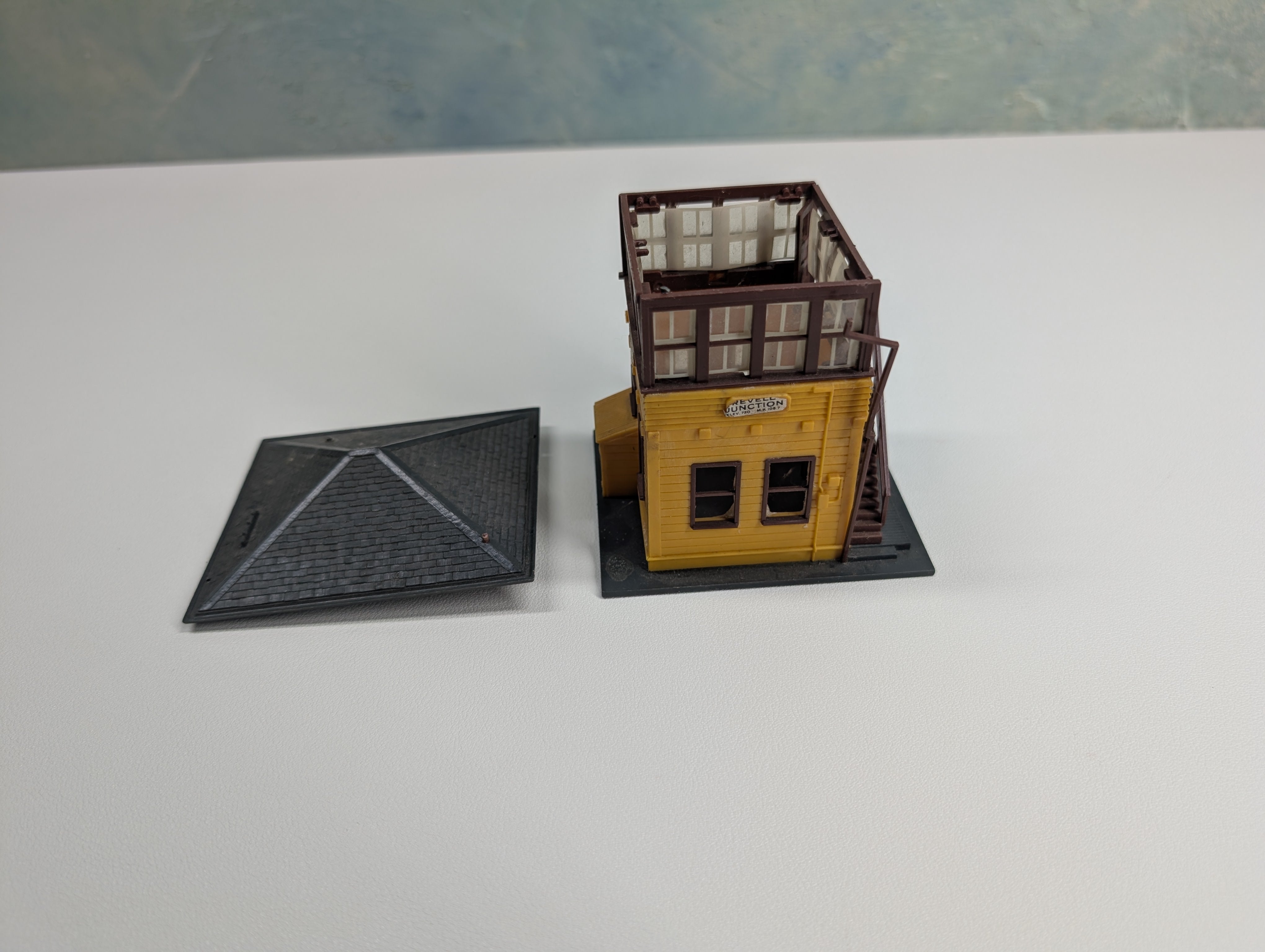 USED REVELL HO Scale Junction Tower