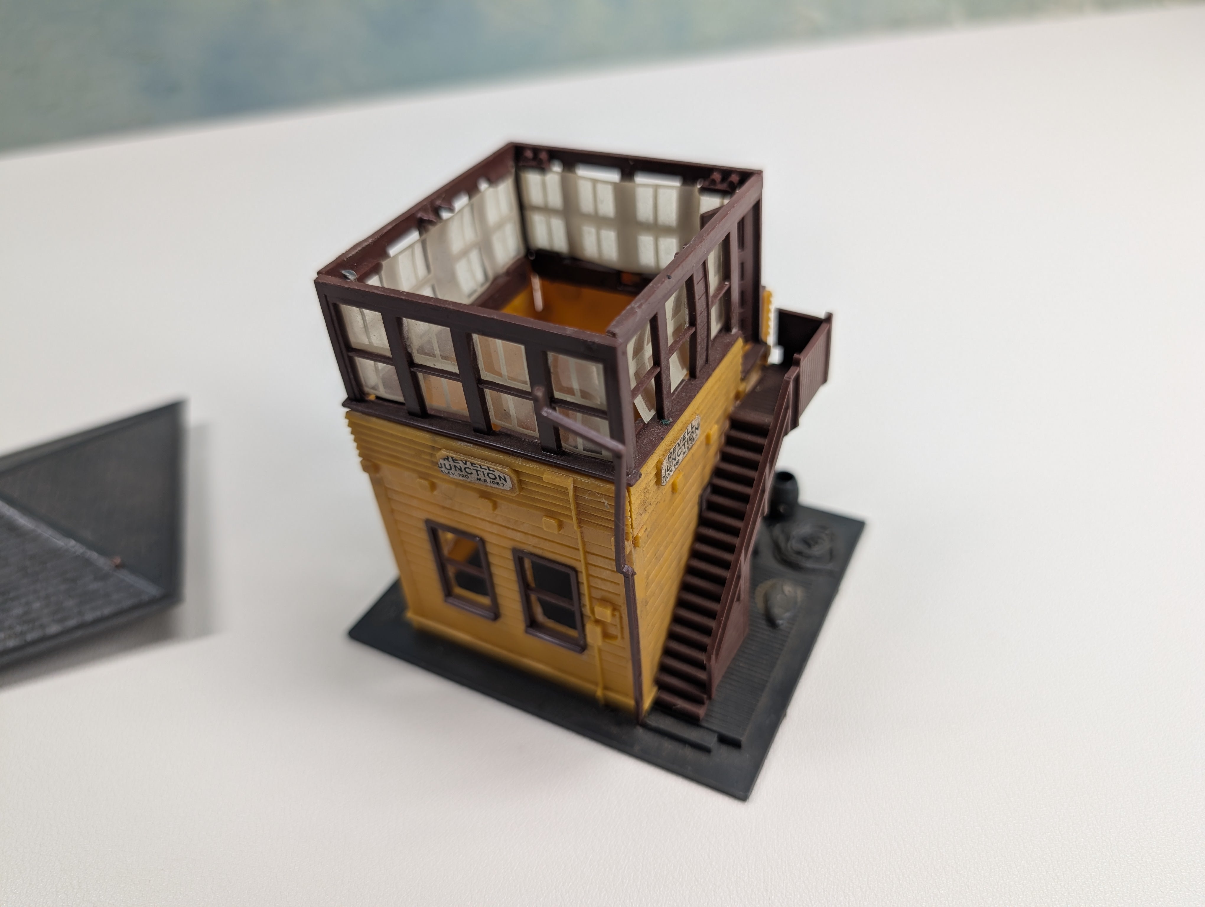 USED REVELL HO Scale Junction Tower