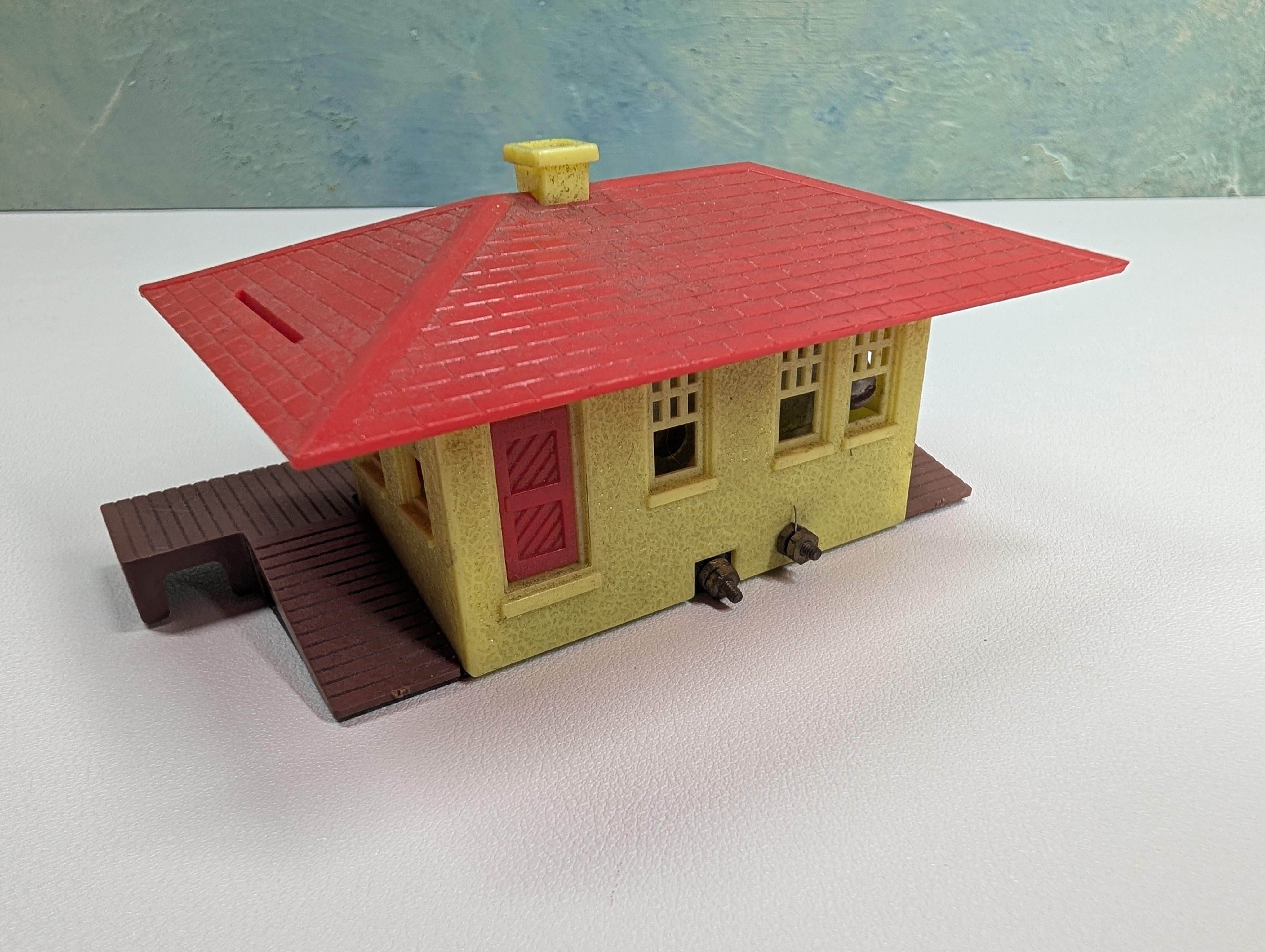 USED Plasticville HO Scale Passenger Station