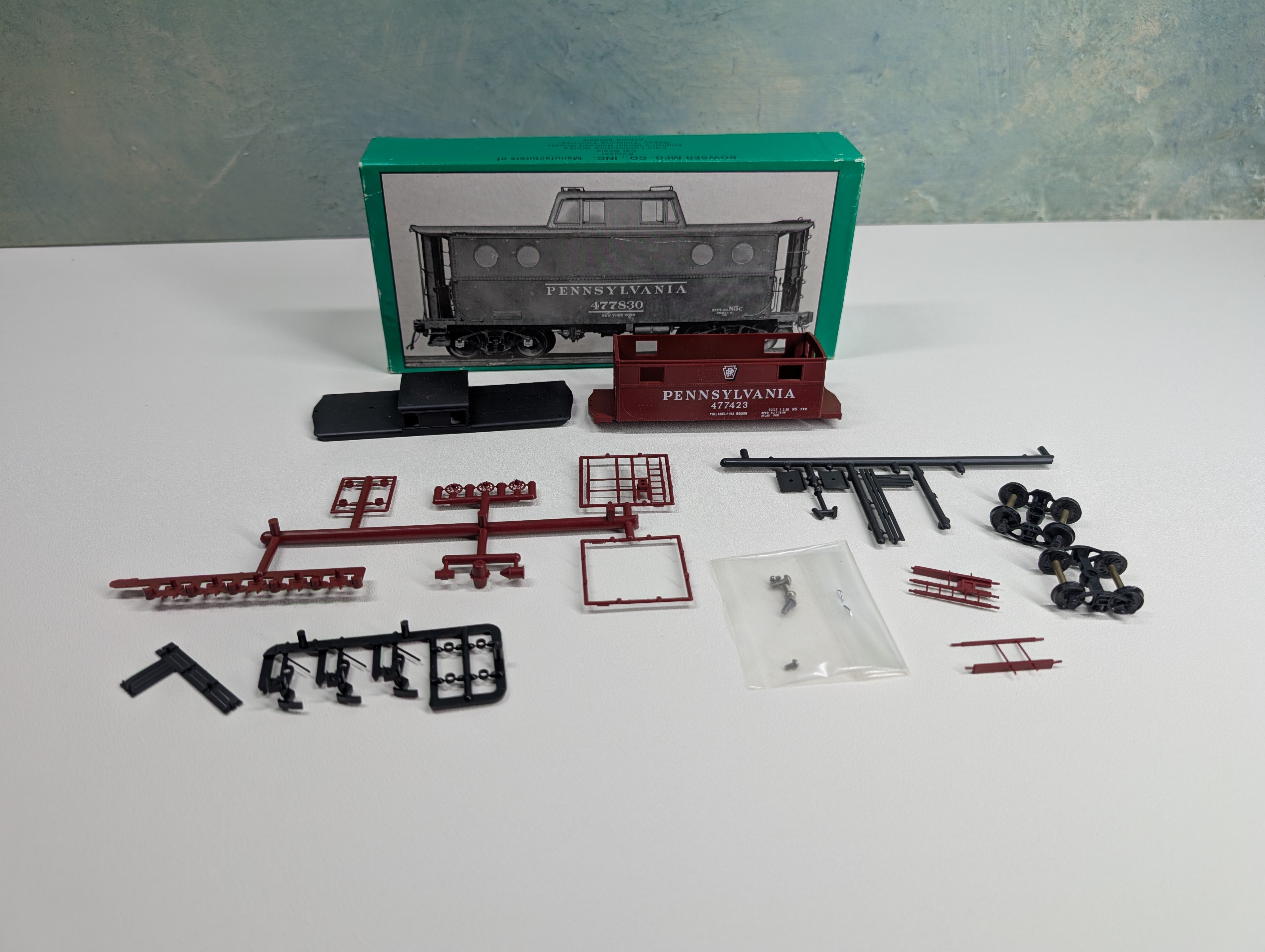USED Bowser HO Scale N-5 Caboose Pennsylvania #477423 Incomplete KIT