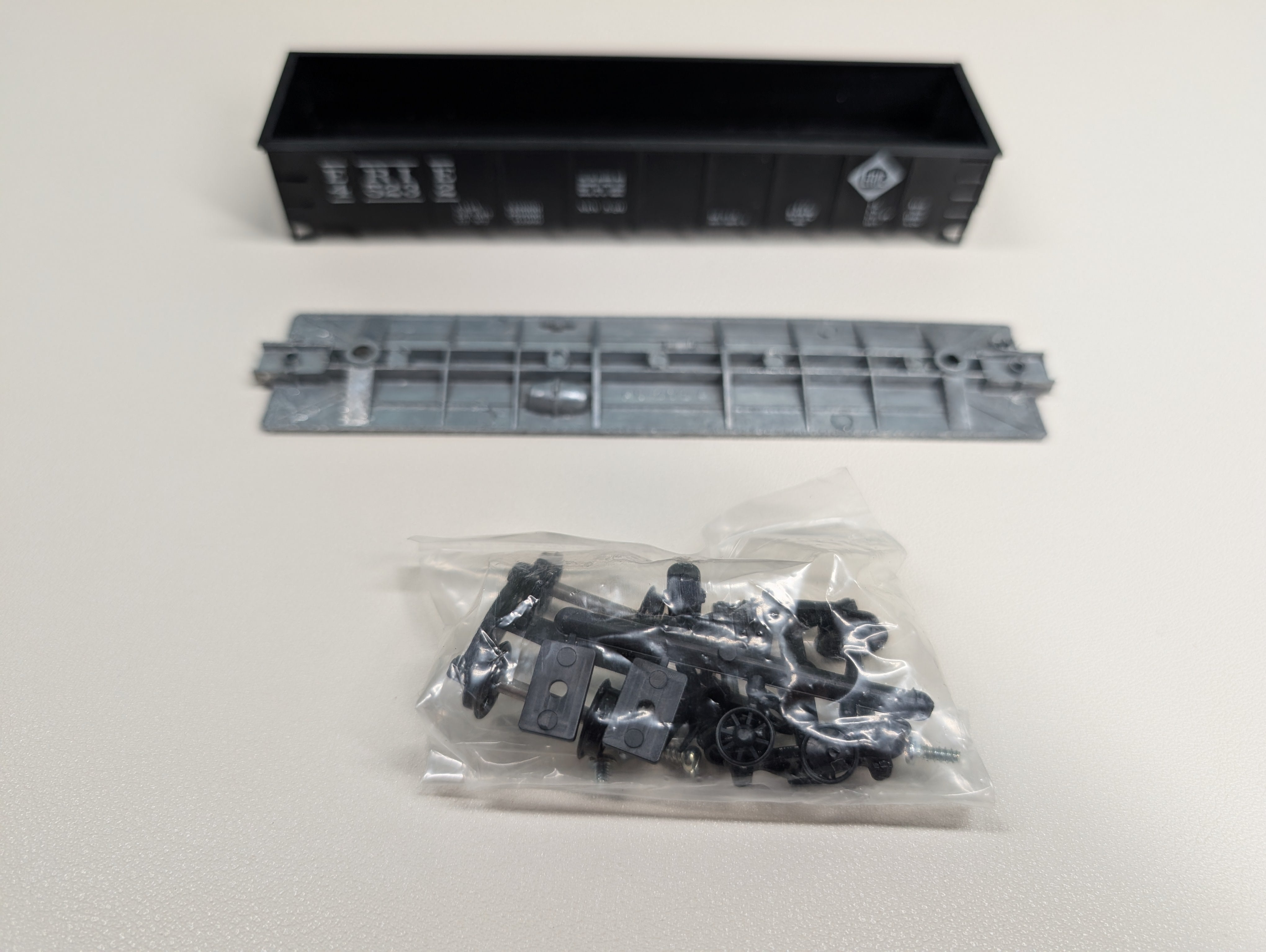 USED Roundhouse HO Scale Gondola Erie #45232