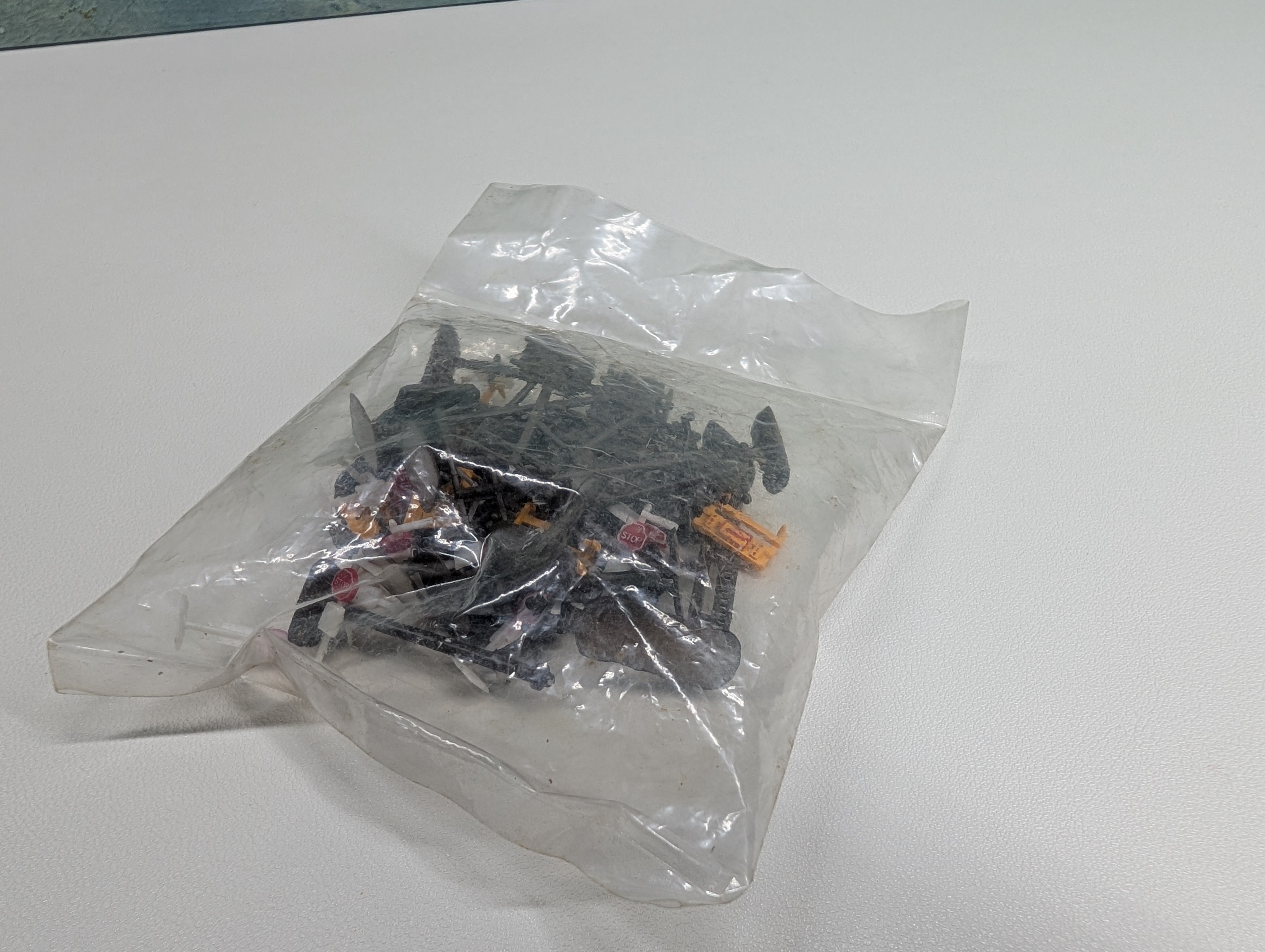 USED N Scale Signs, Telephone Poles & Other Details