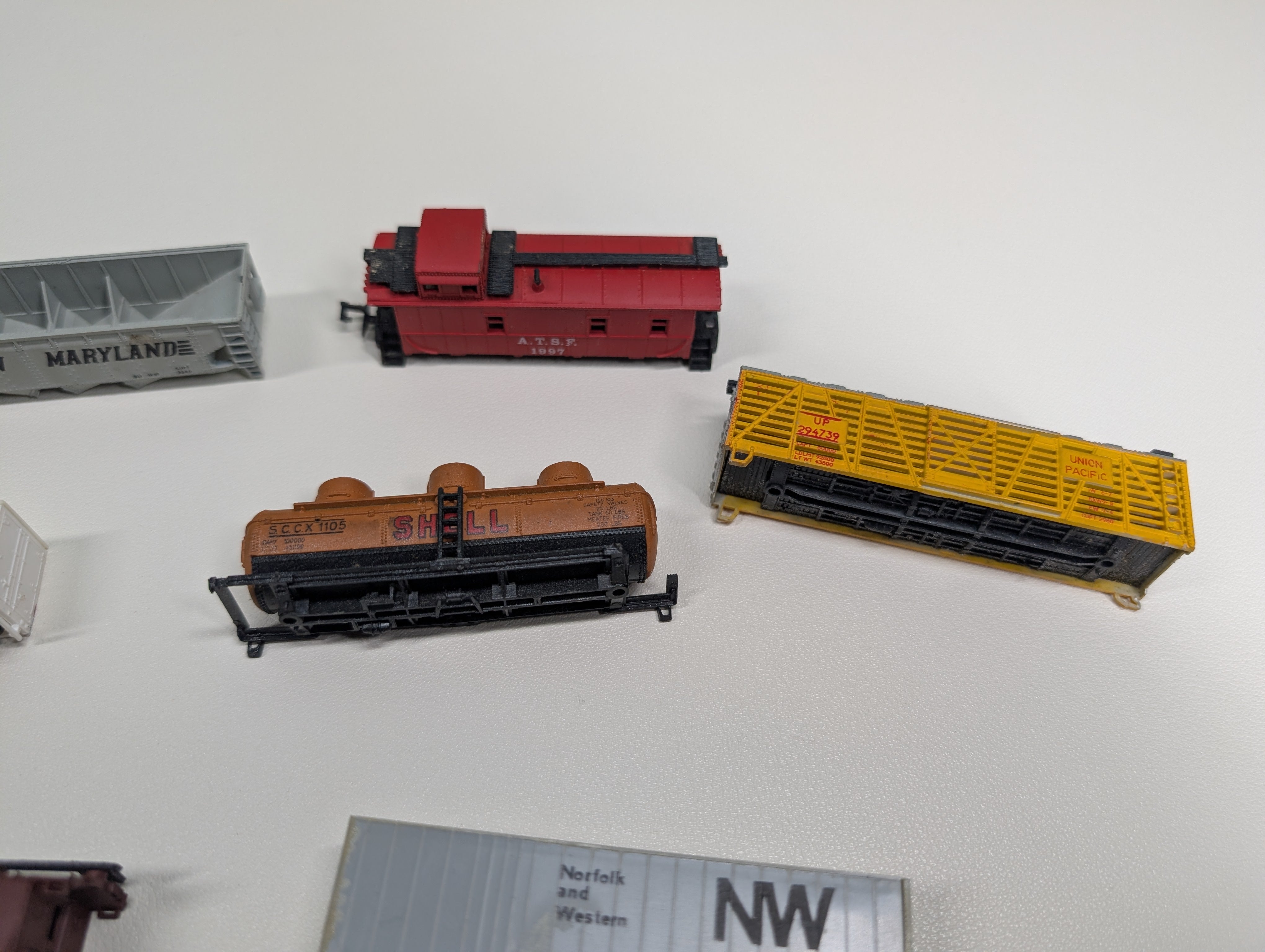 USED N Scale Lot of Hoppers, Trailers and more for Parts/Repairs