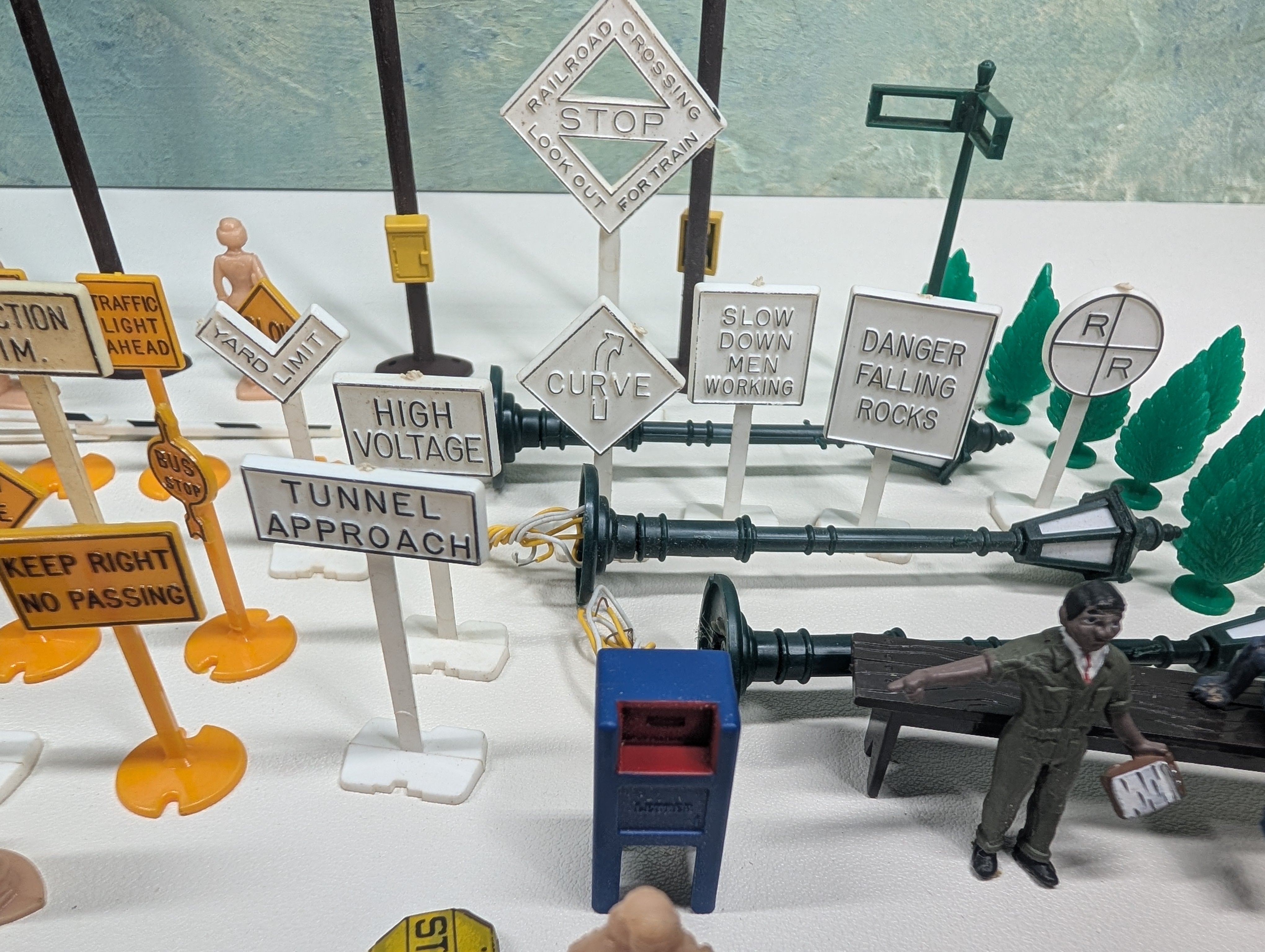 USED O Lot of RR Signs, Telephone Poles and more Details