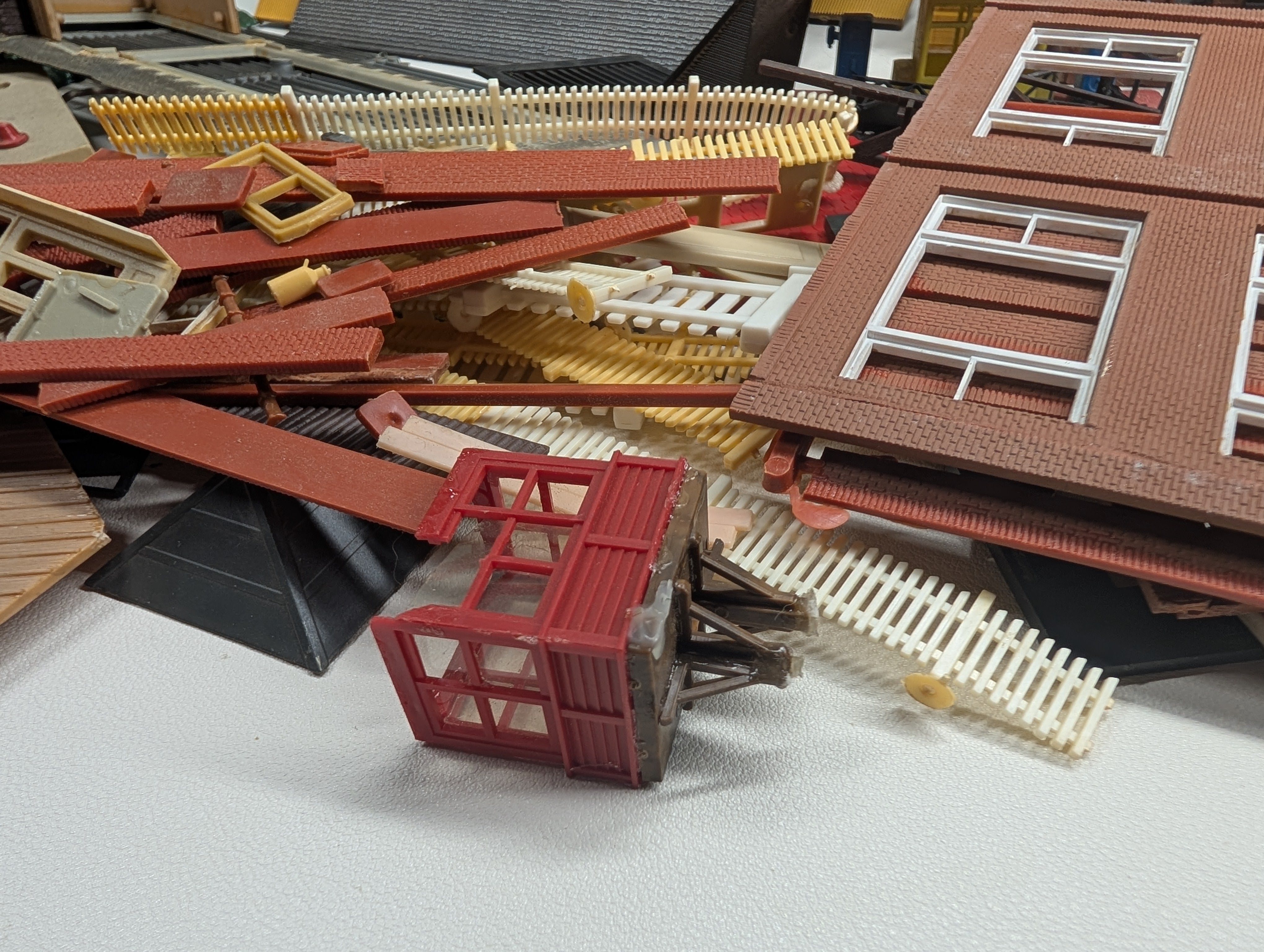 USED HO Scale Lot of Various Building Parts / Pieces, Scratch Building Parts