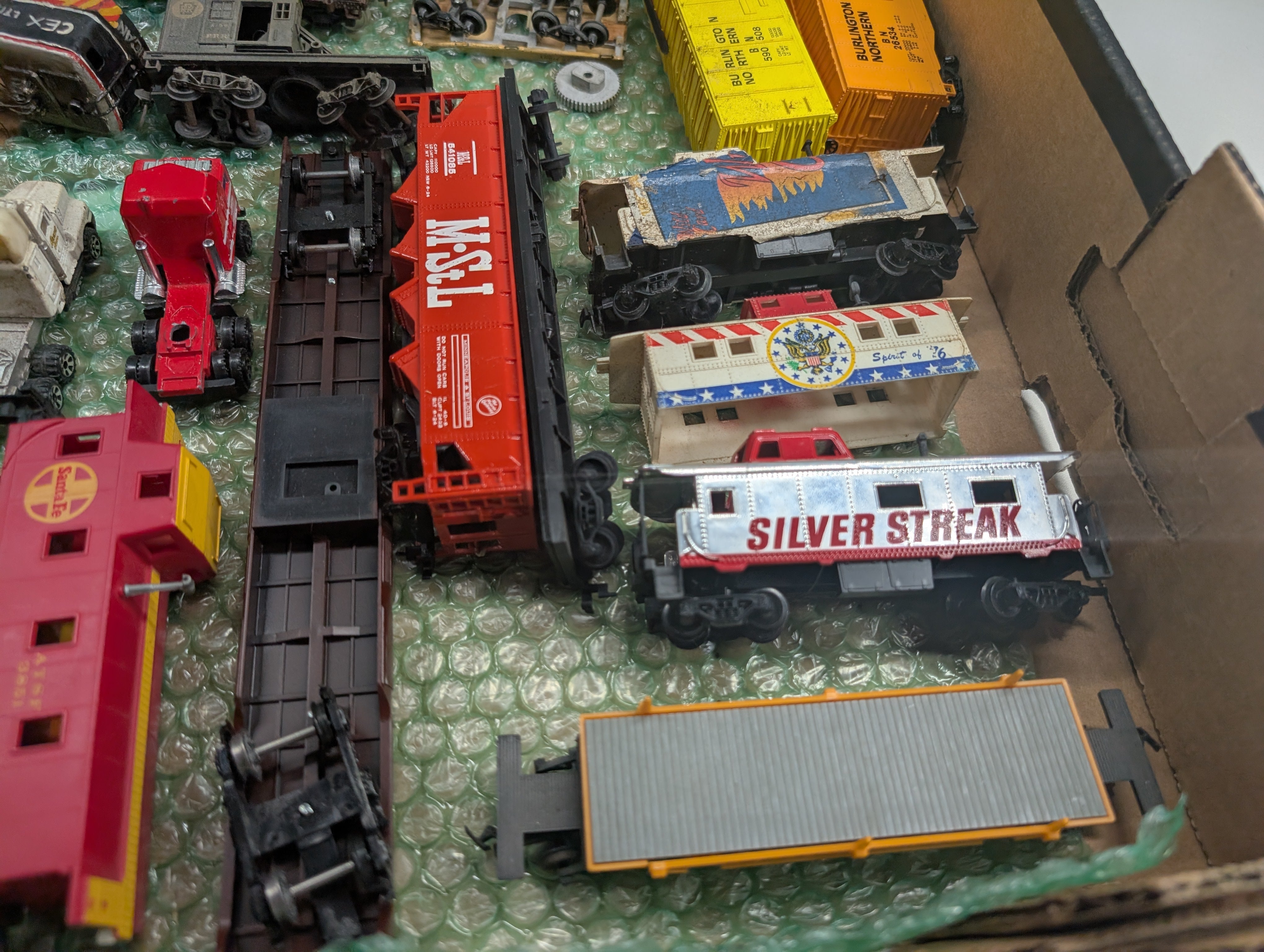 USED HO Scale Lot of Box Cars, Passenger Cars & Cranes, Trucks for Parts/Repairs