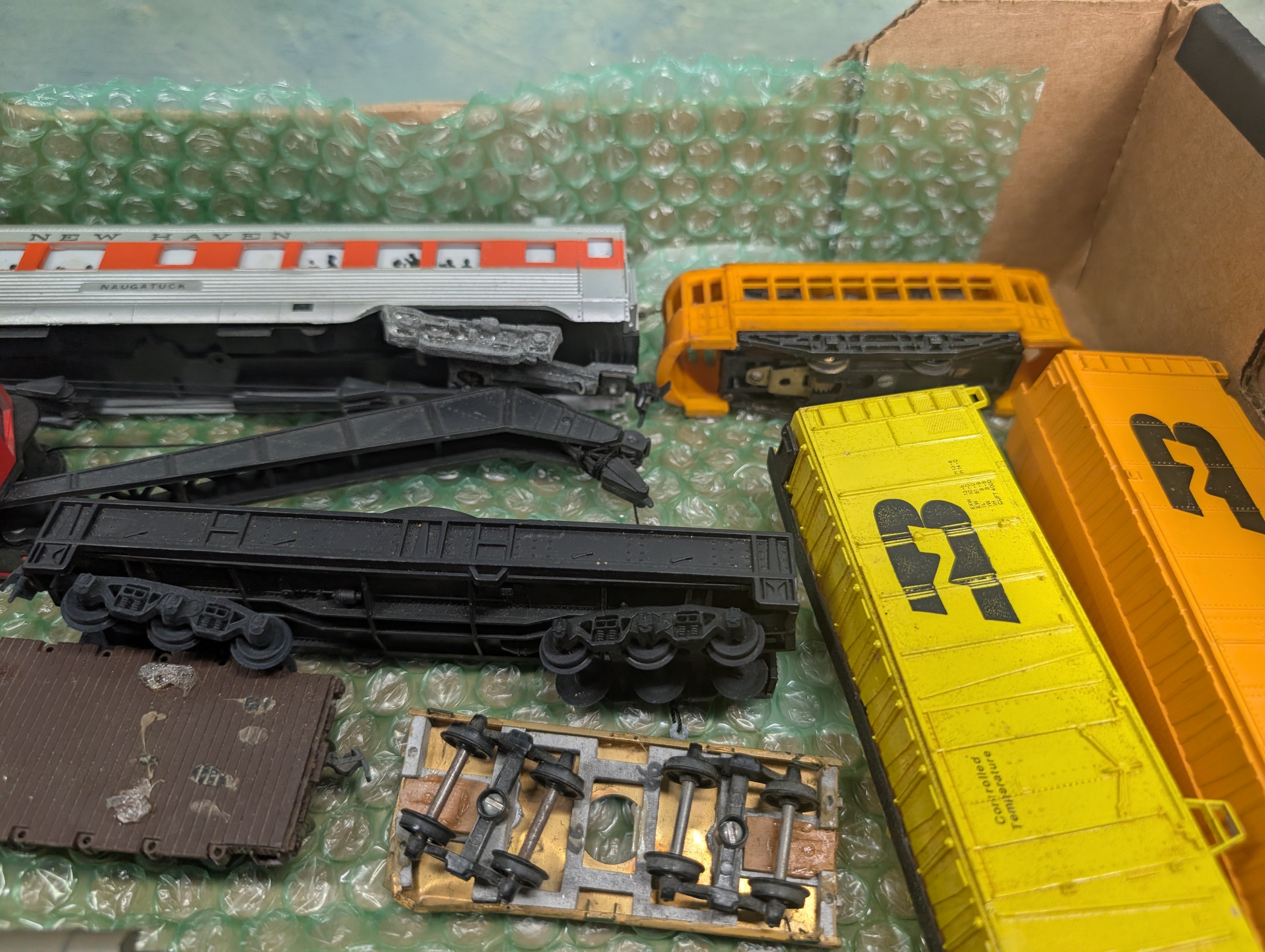 USED HO Scale Lot of Box Cars, Passenger Cars & Cranes, Trucks for Parts/Repairs